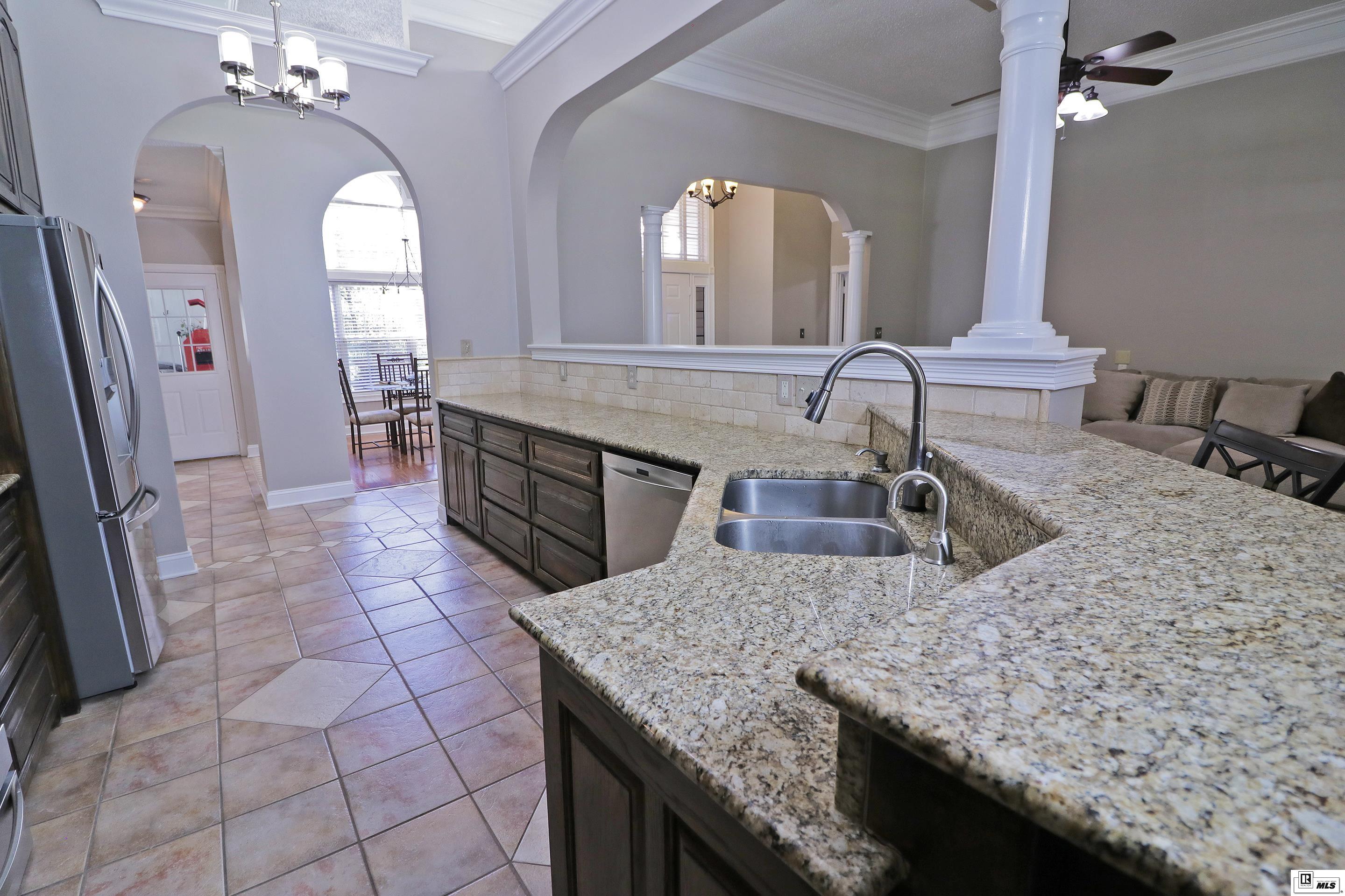 1110 Comanche Trail