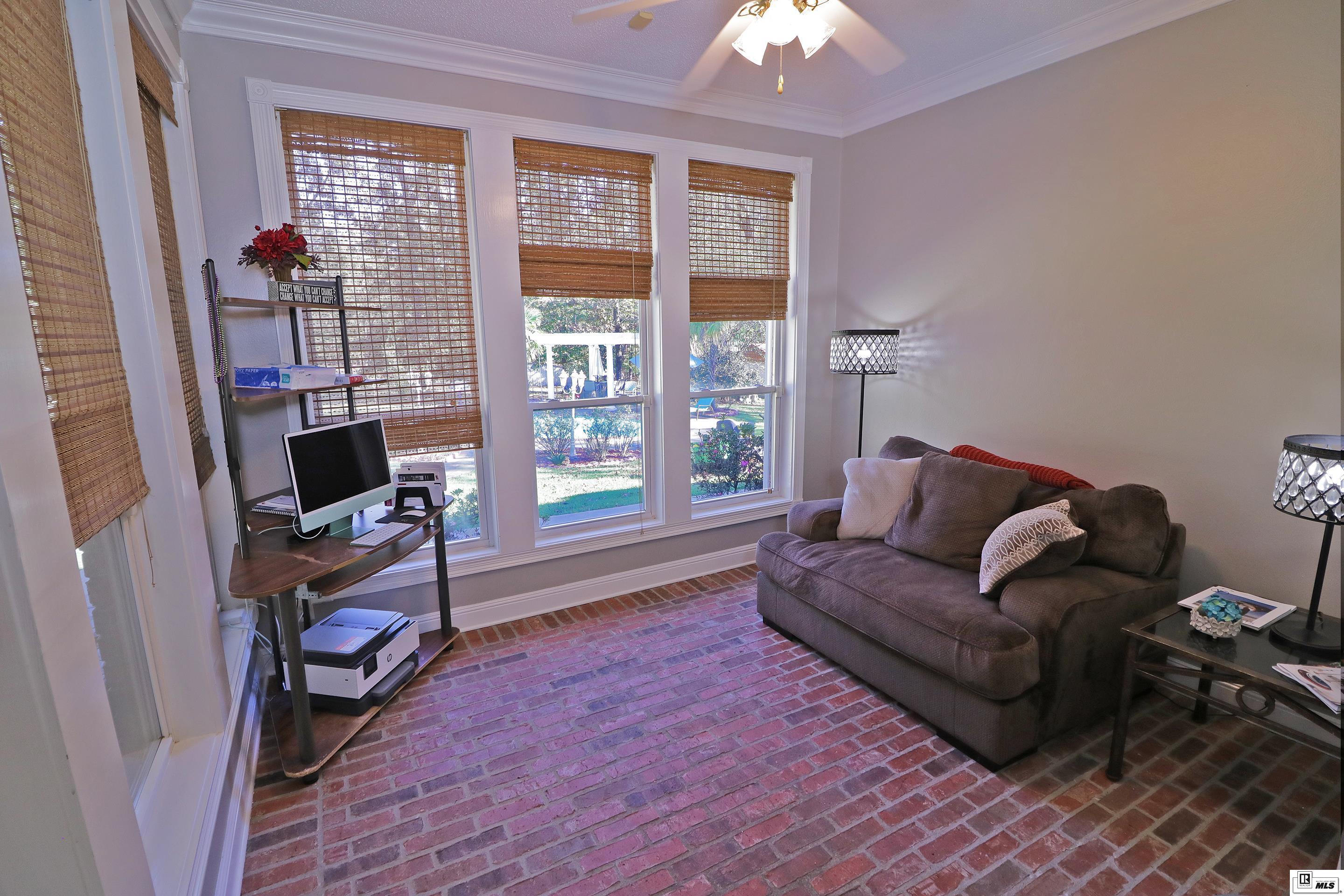 1110 Comanche Trail