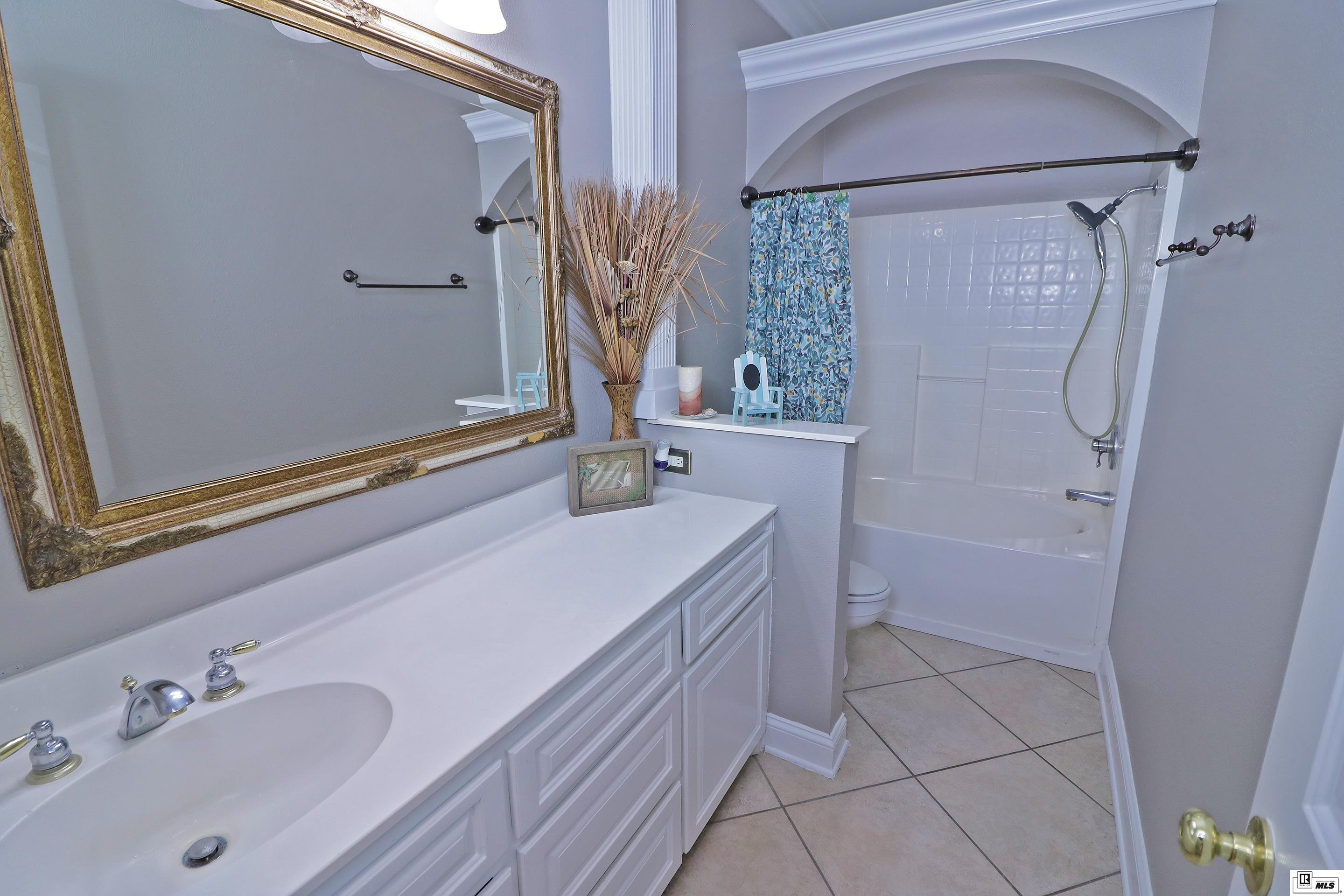 1110 Comanche Trail