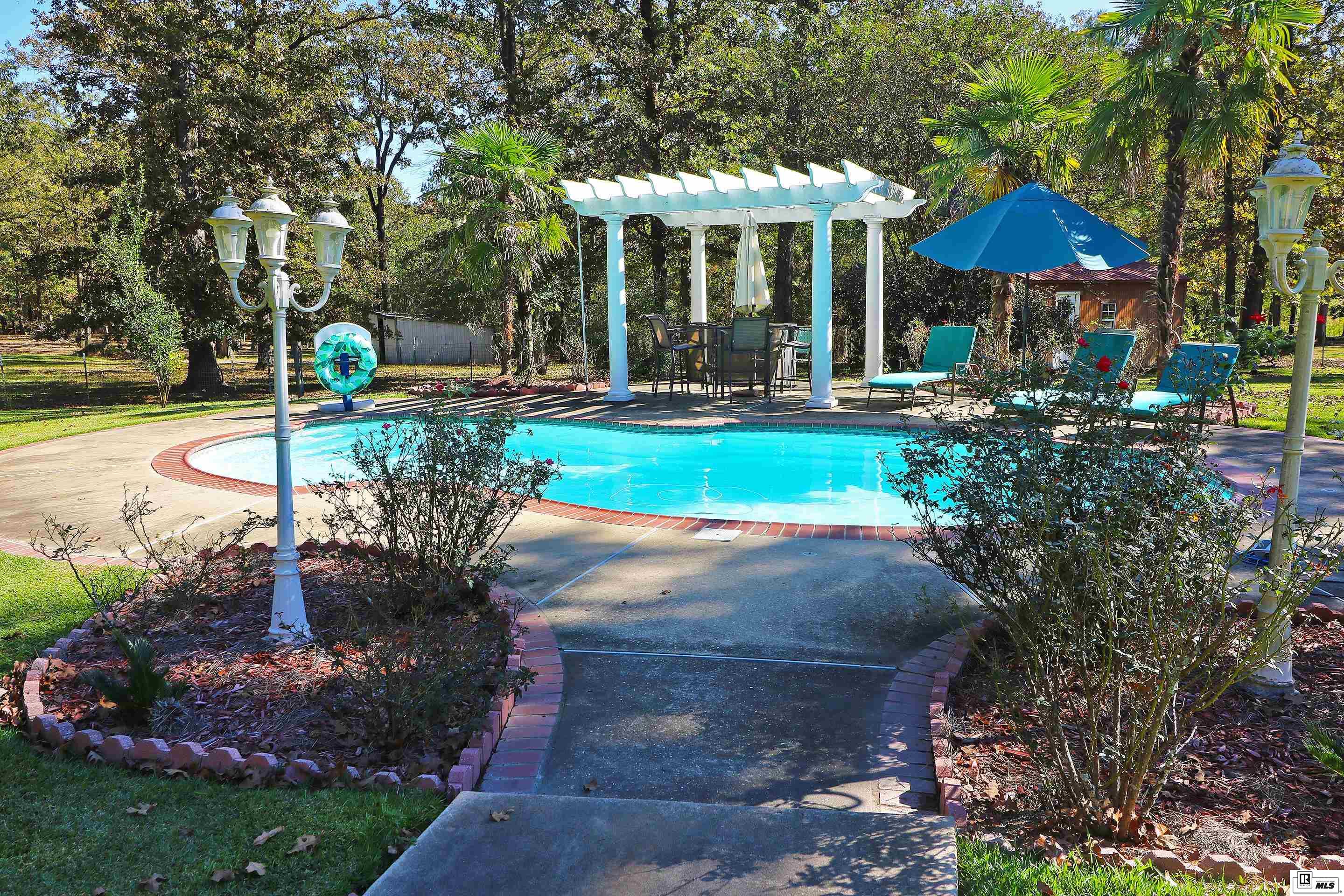 1110 Comanche Trail
