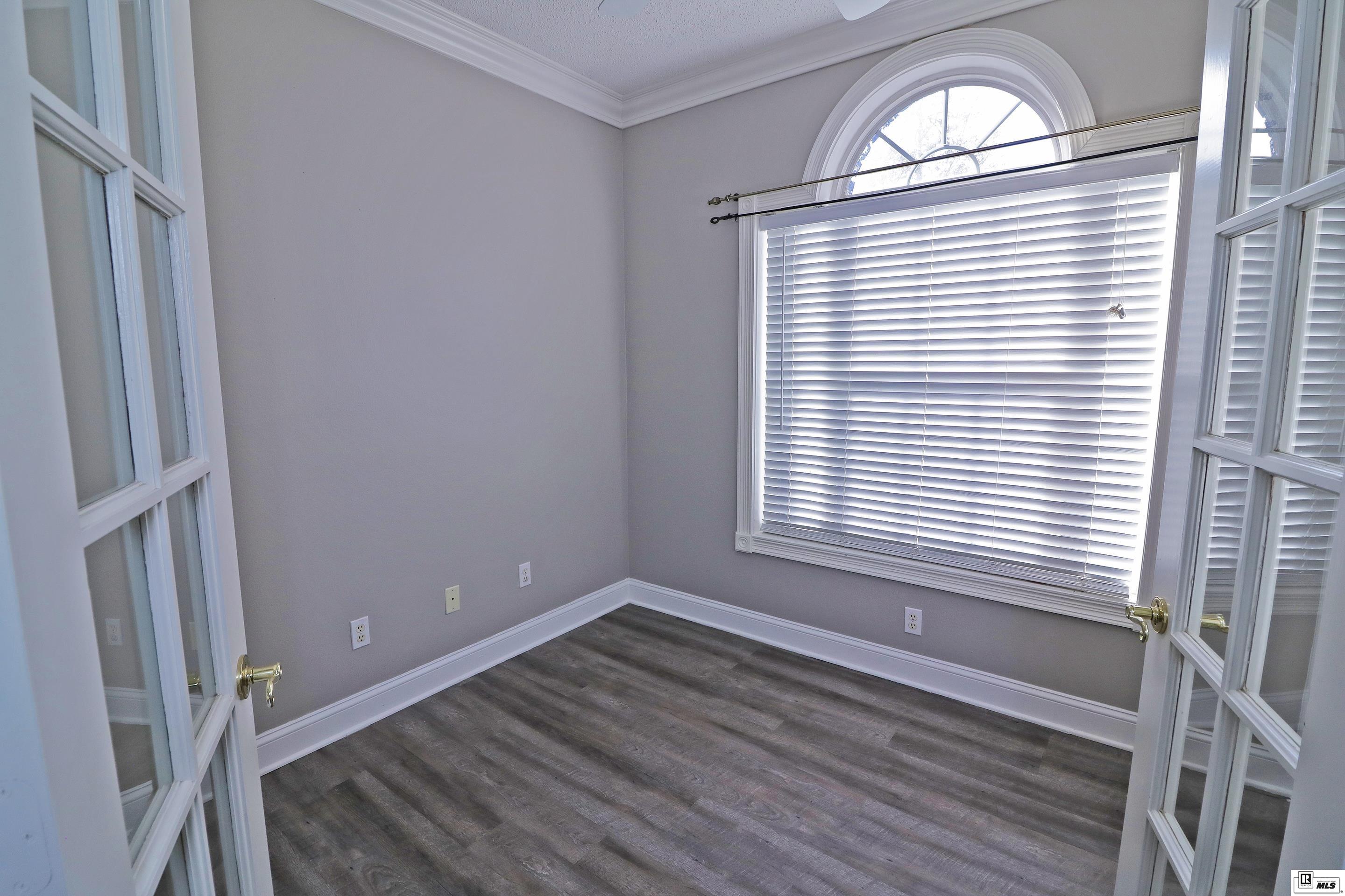 1110 Comanche Trail