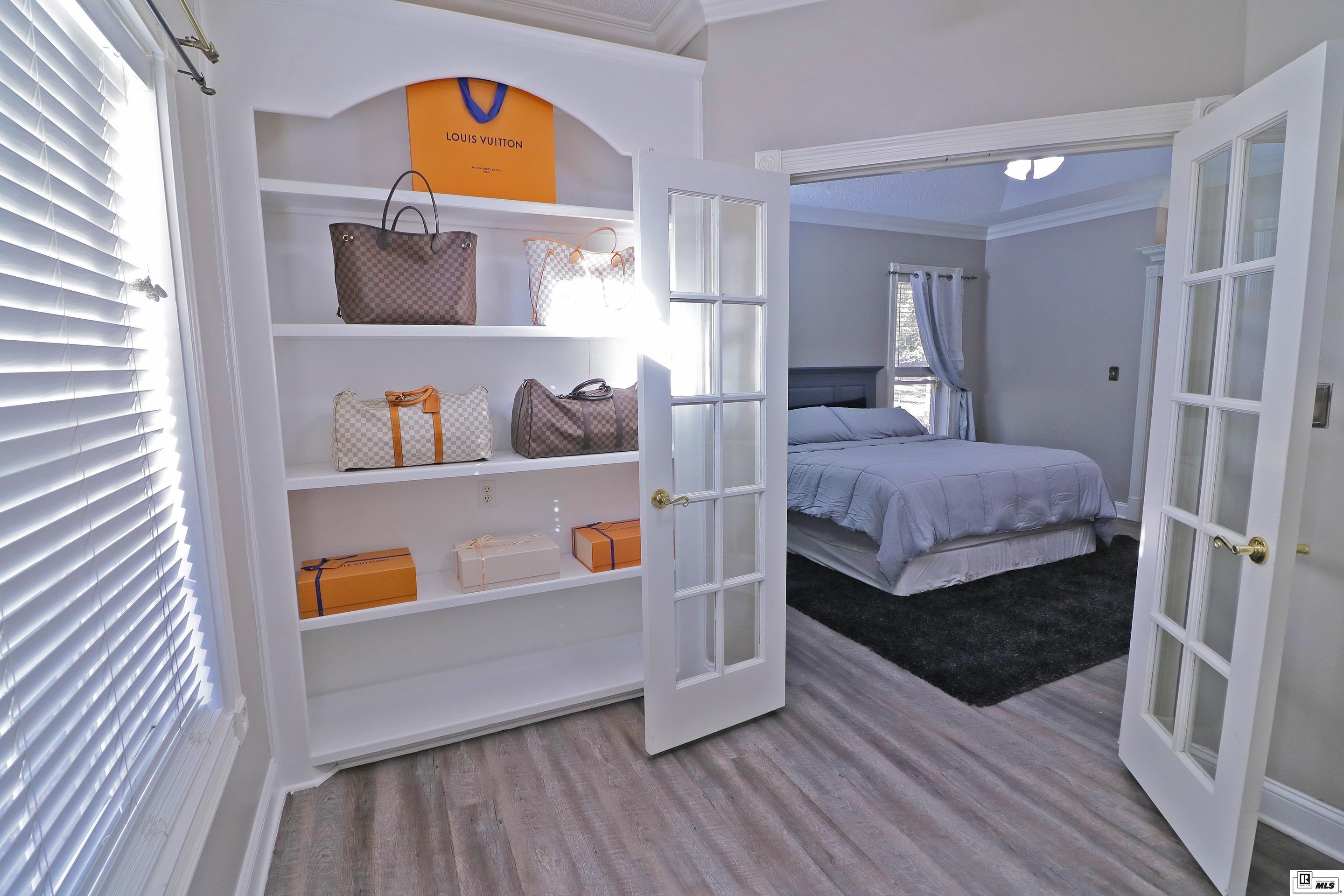 1110 Comanche Trail