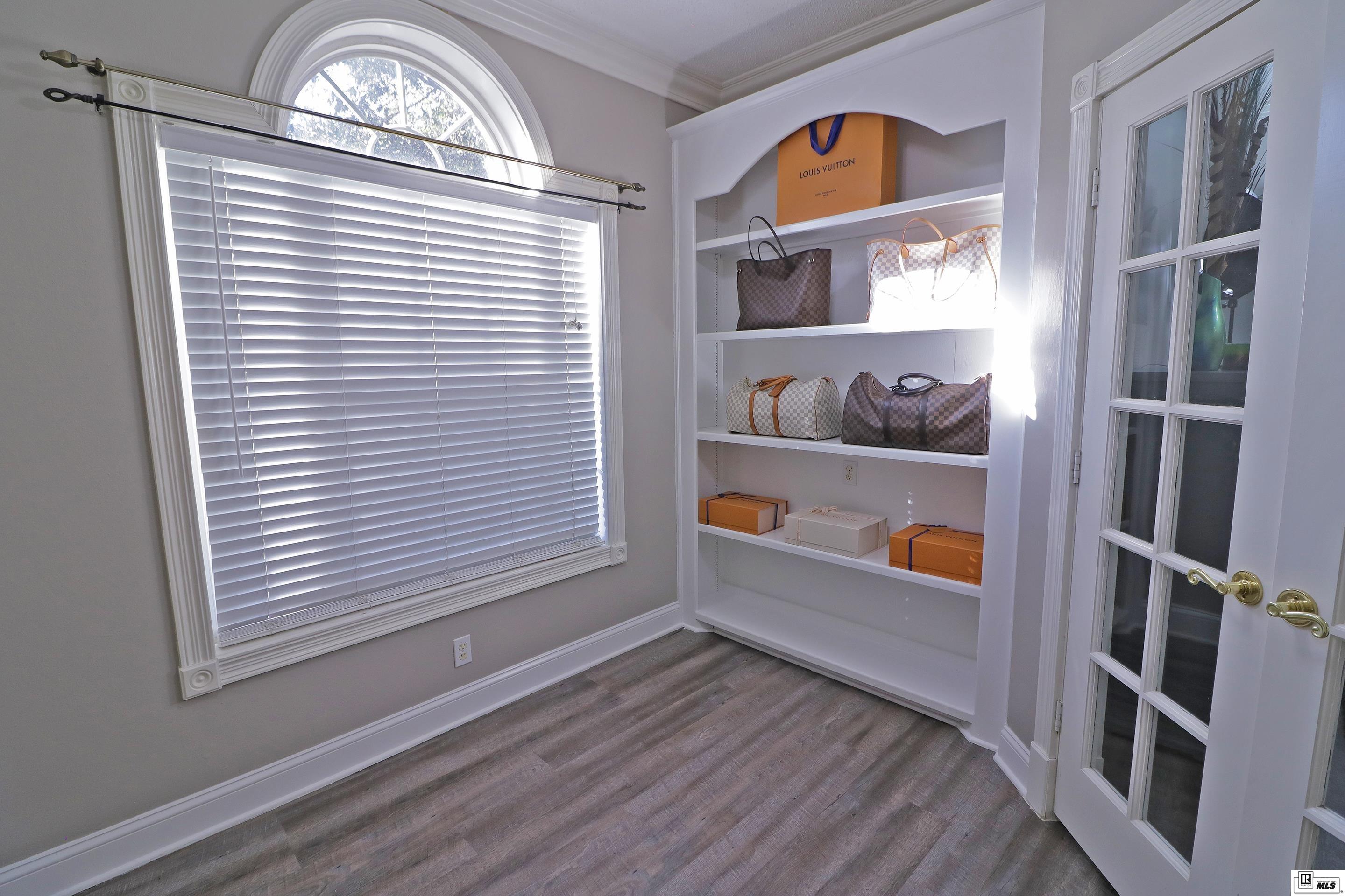 1110 Comanche Trail