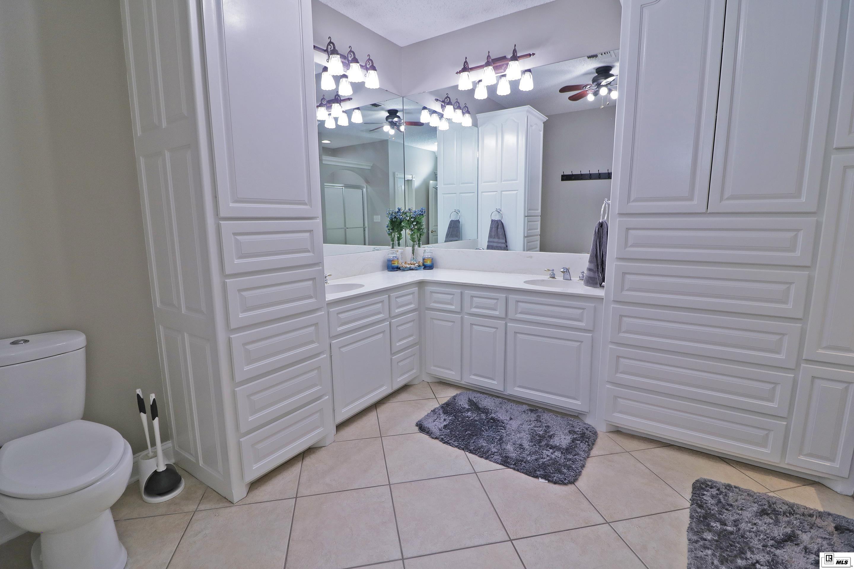 1110 Comanche Trail