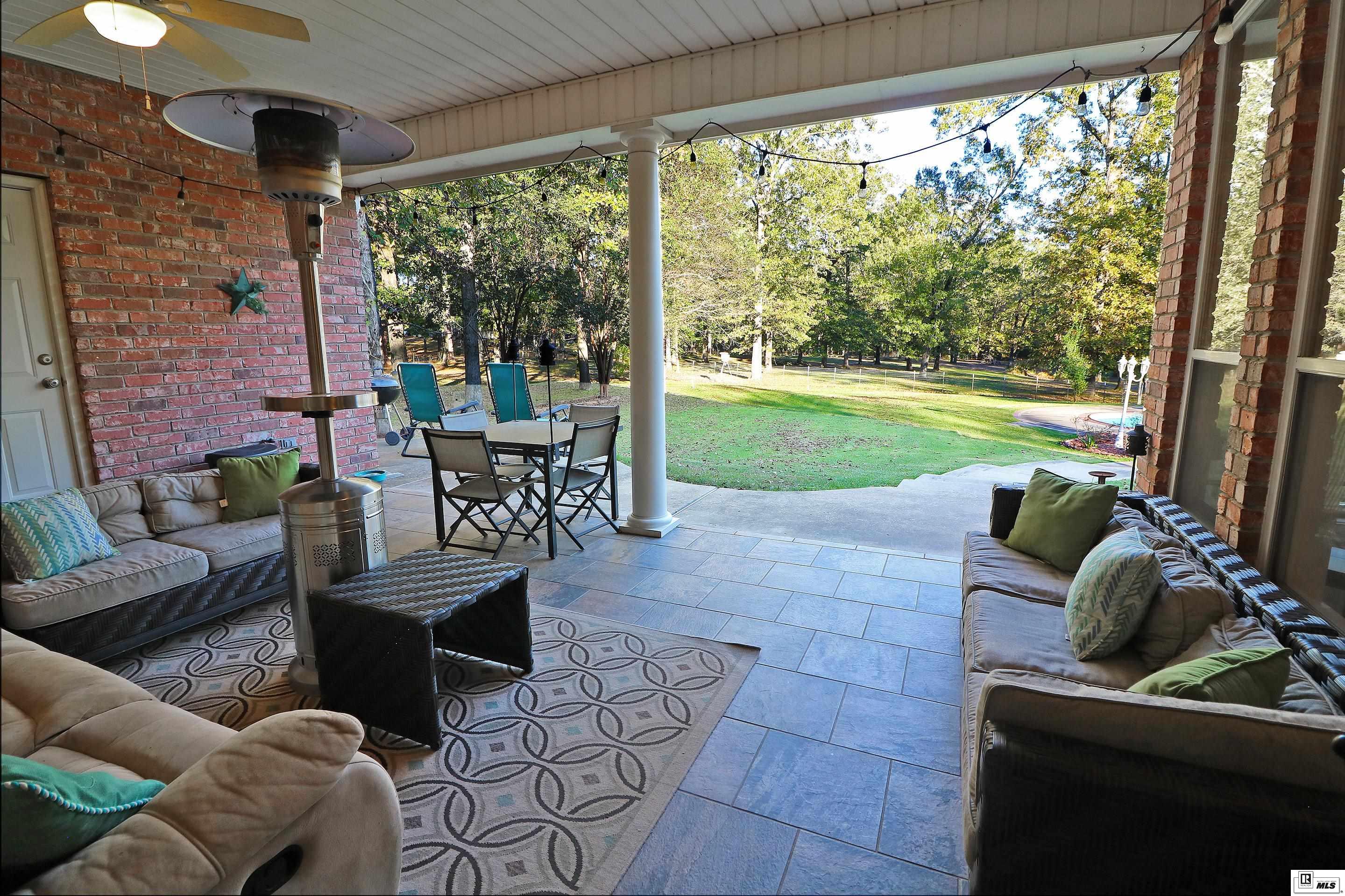 1110 Comanche Trail