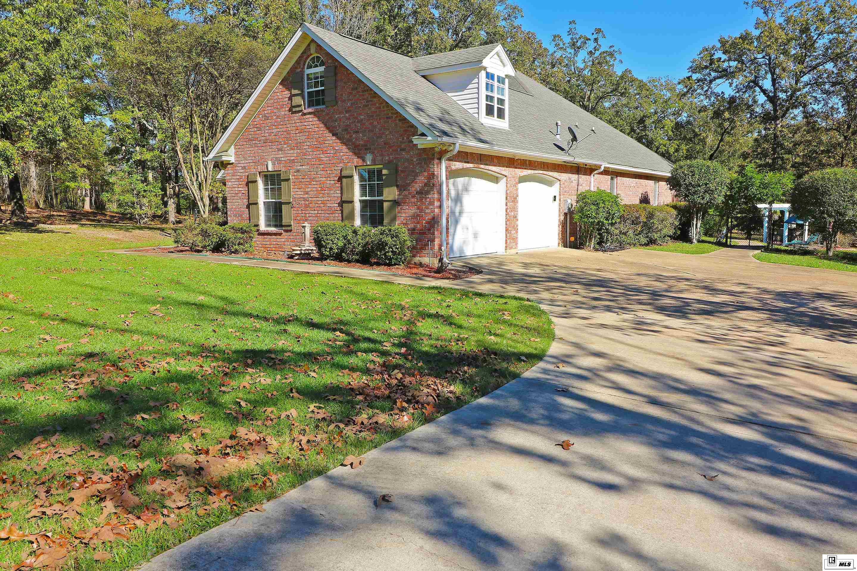 1110 Comanche Trail