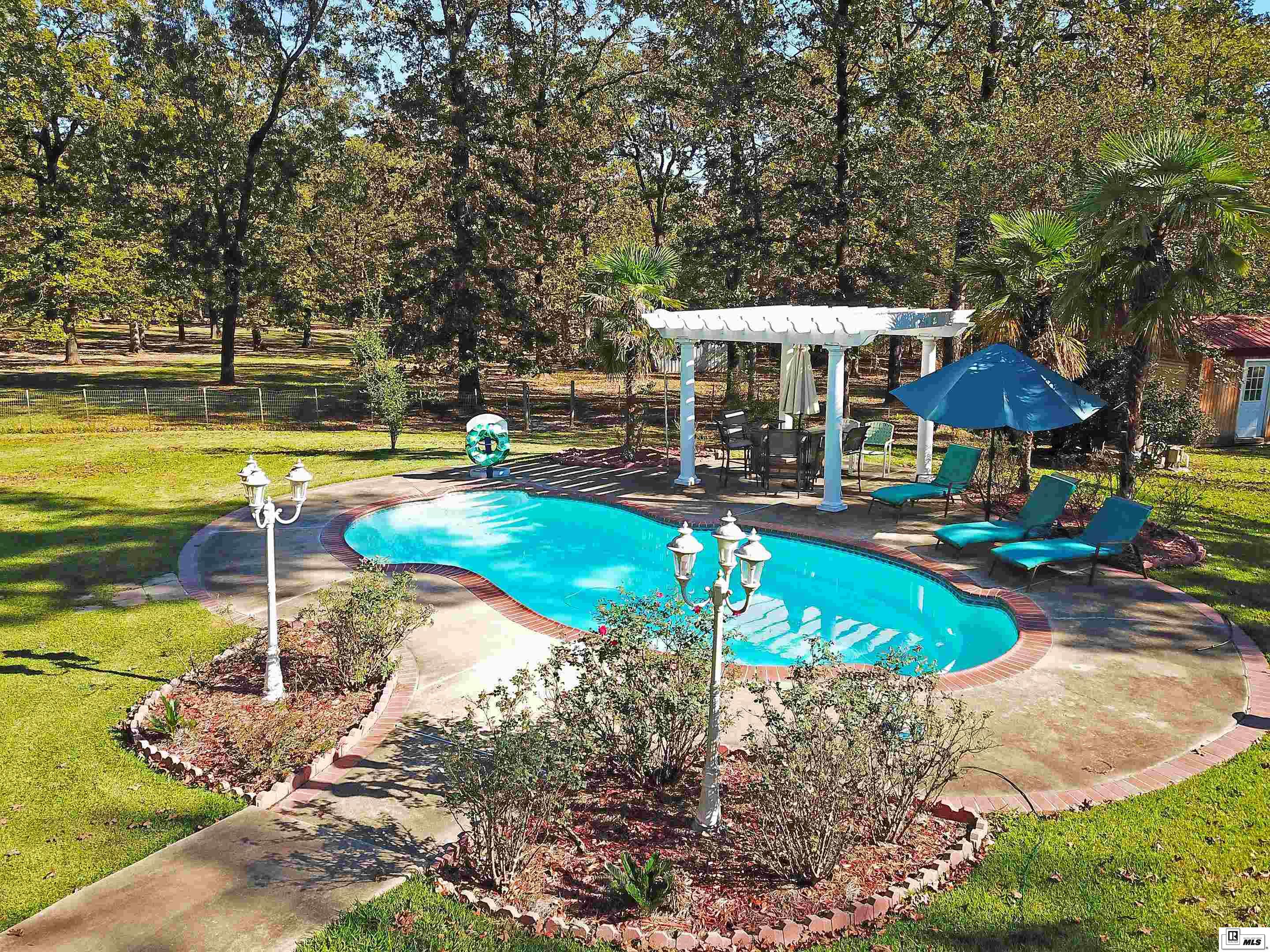 1110 Comanche Trail