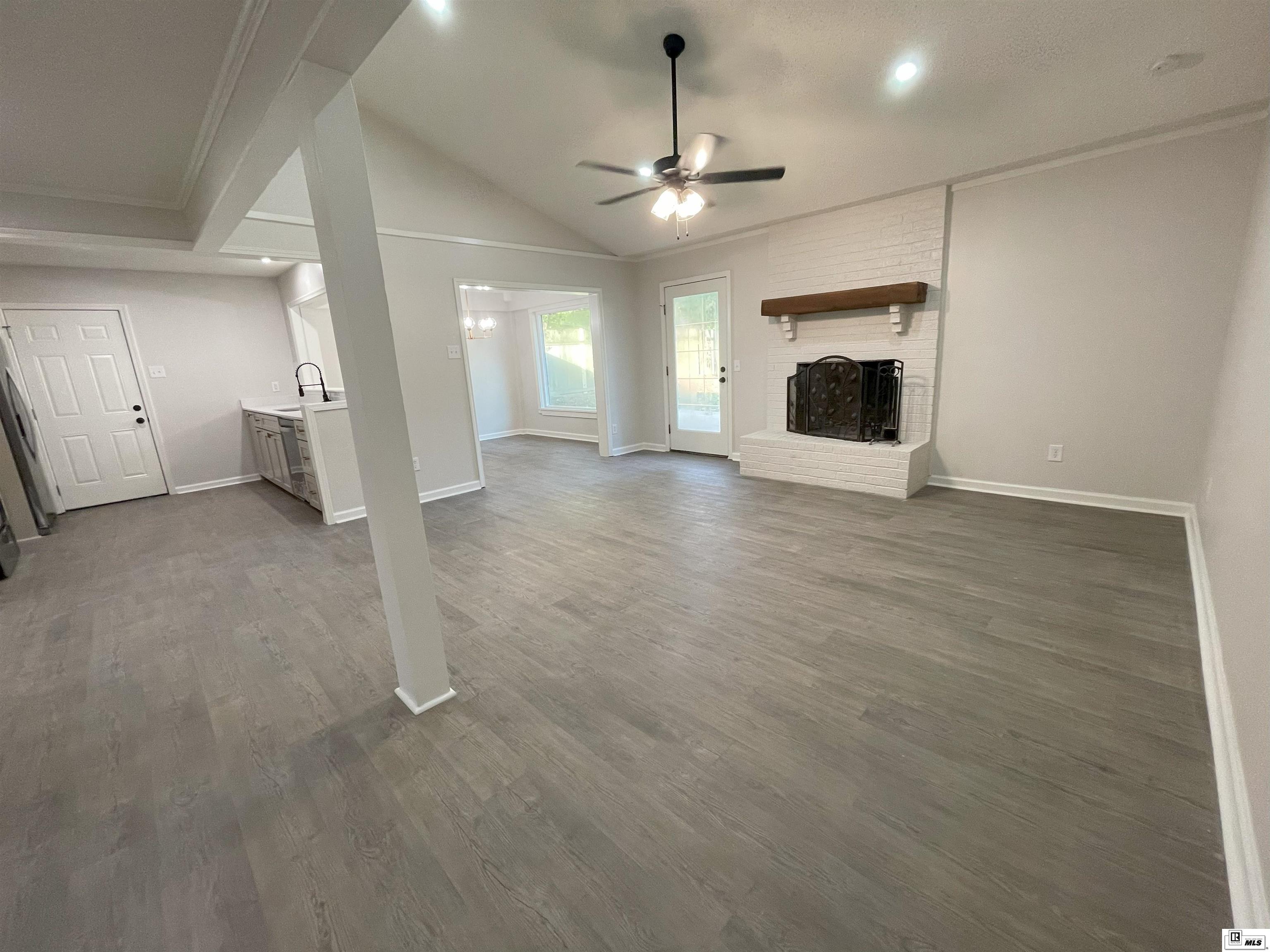 121 Clearwater Circle