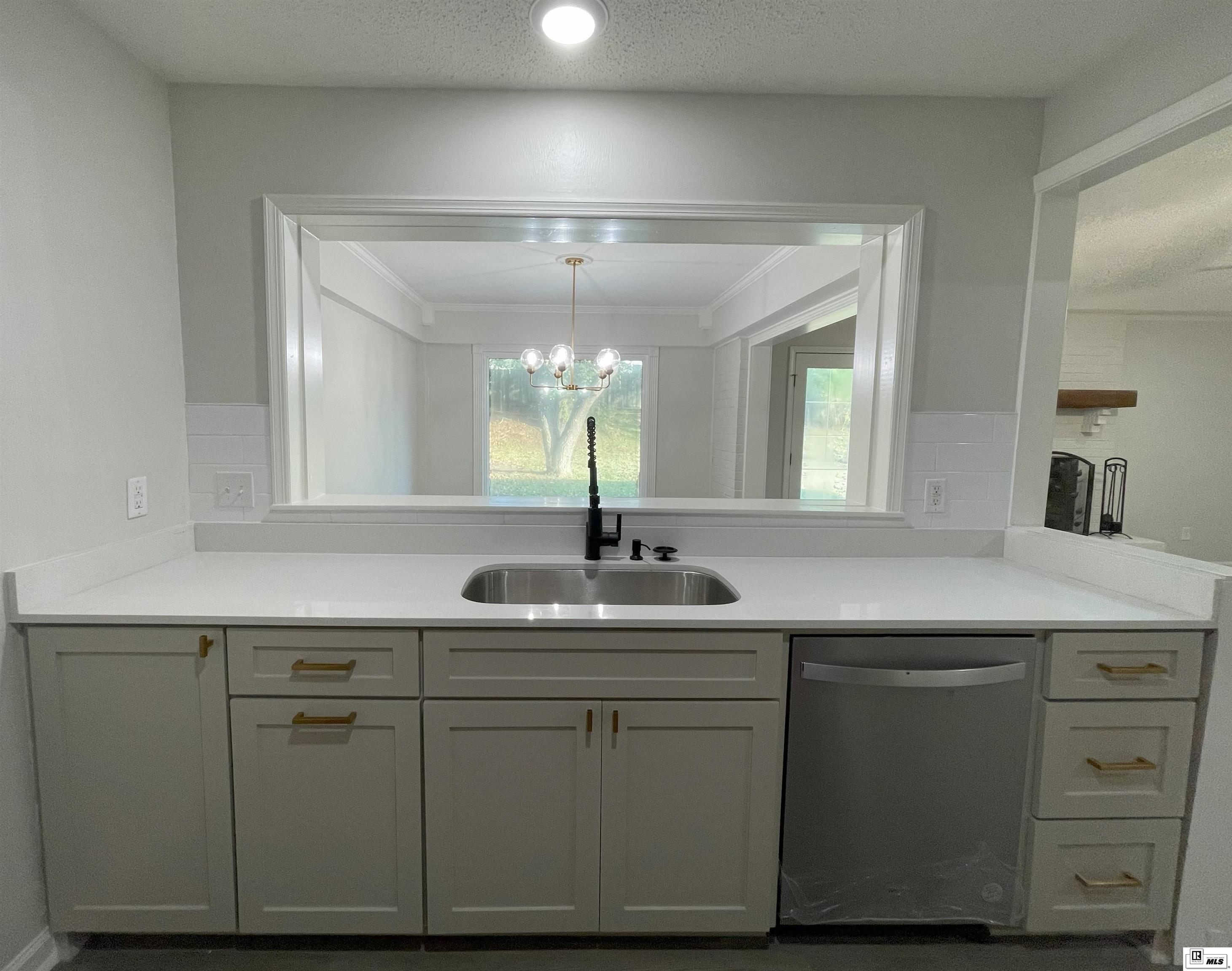 121 Clearwater Circle