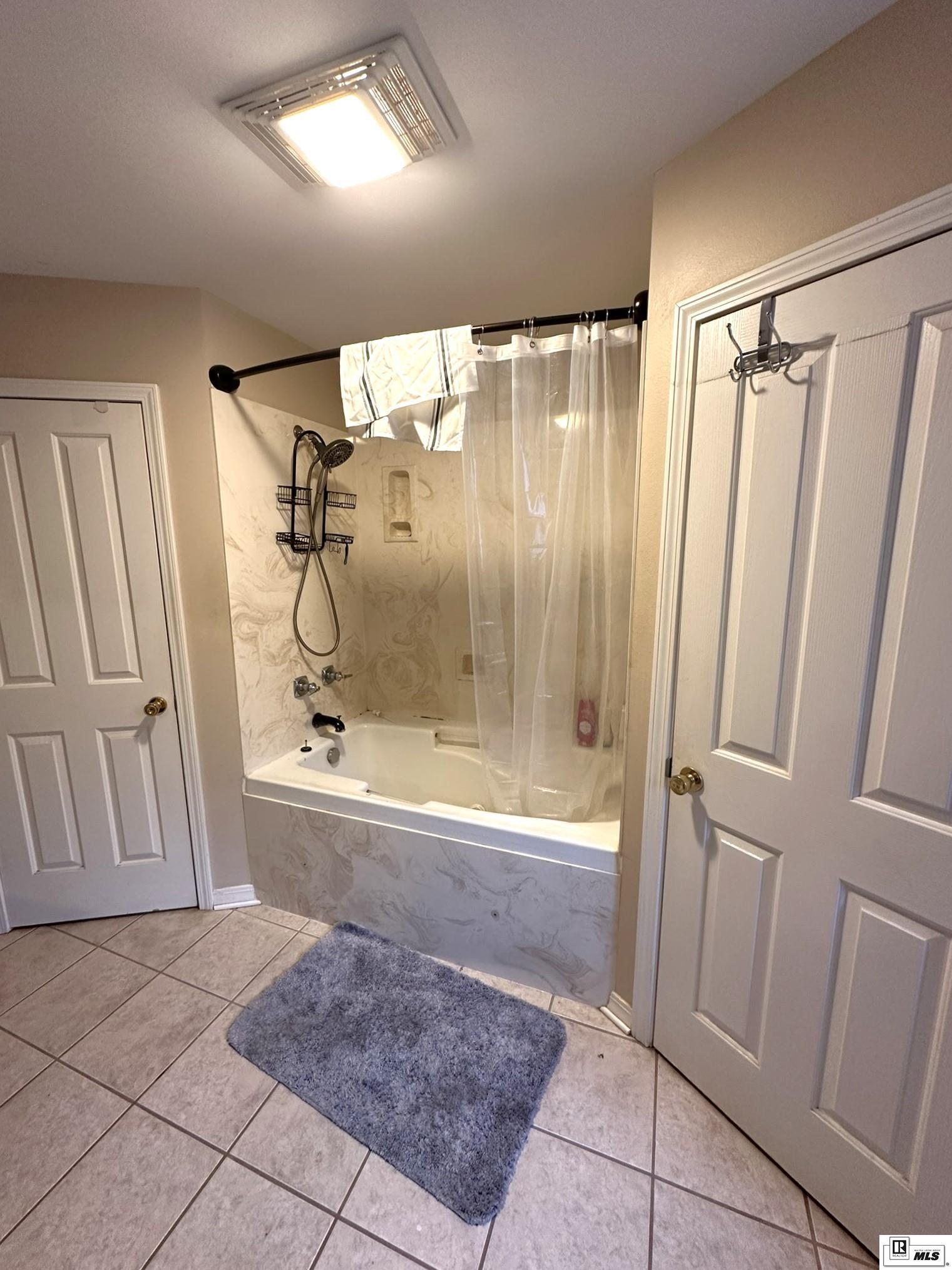 201 Arapaho Drive
