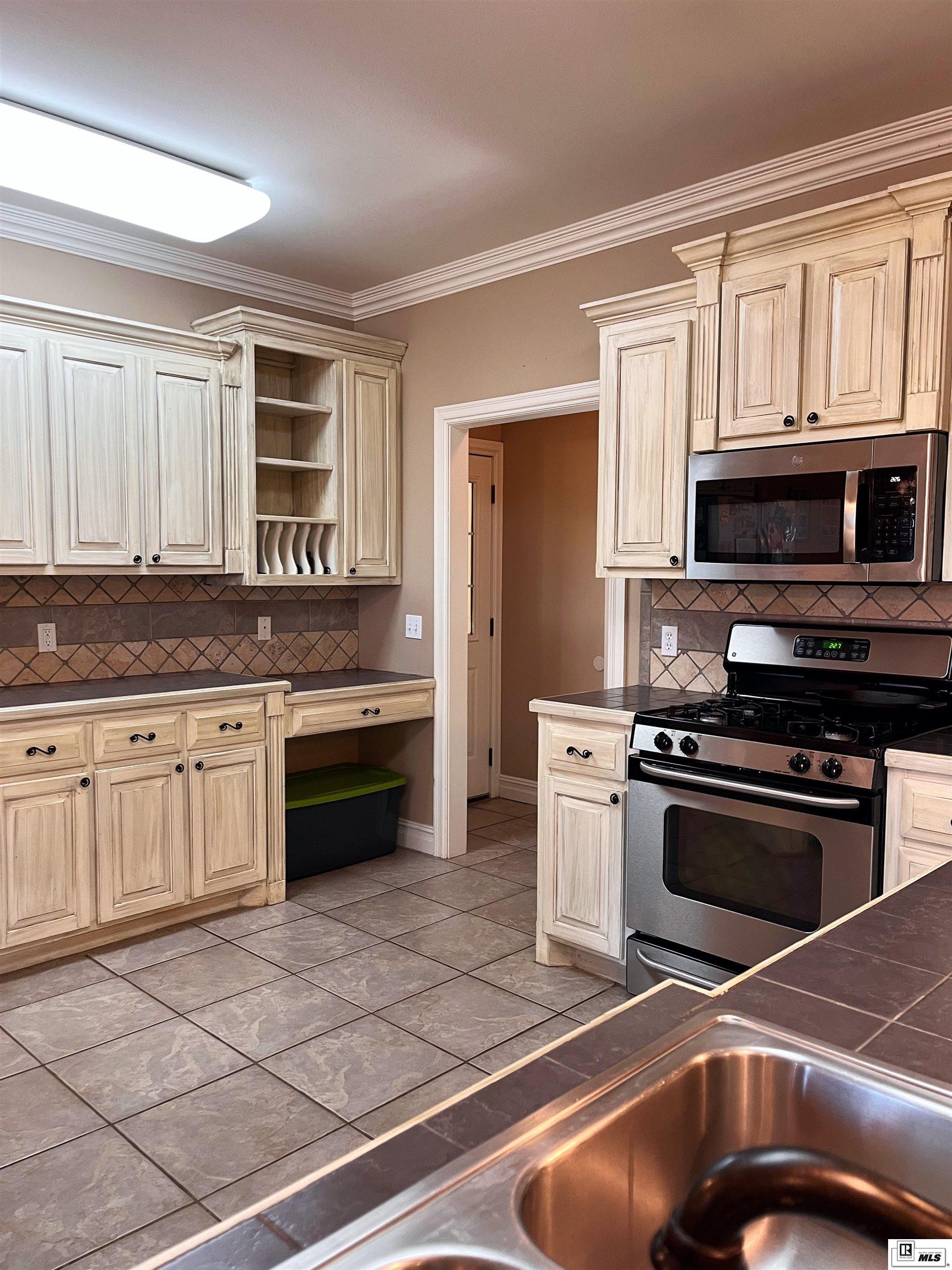 240 Creeks Edge Circle
