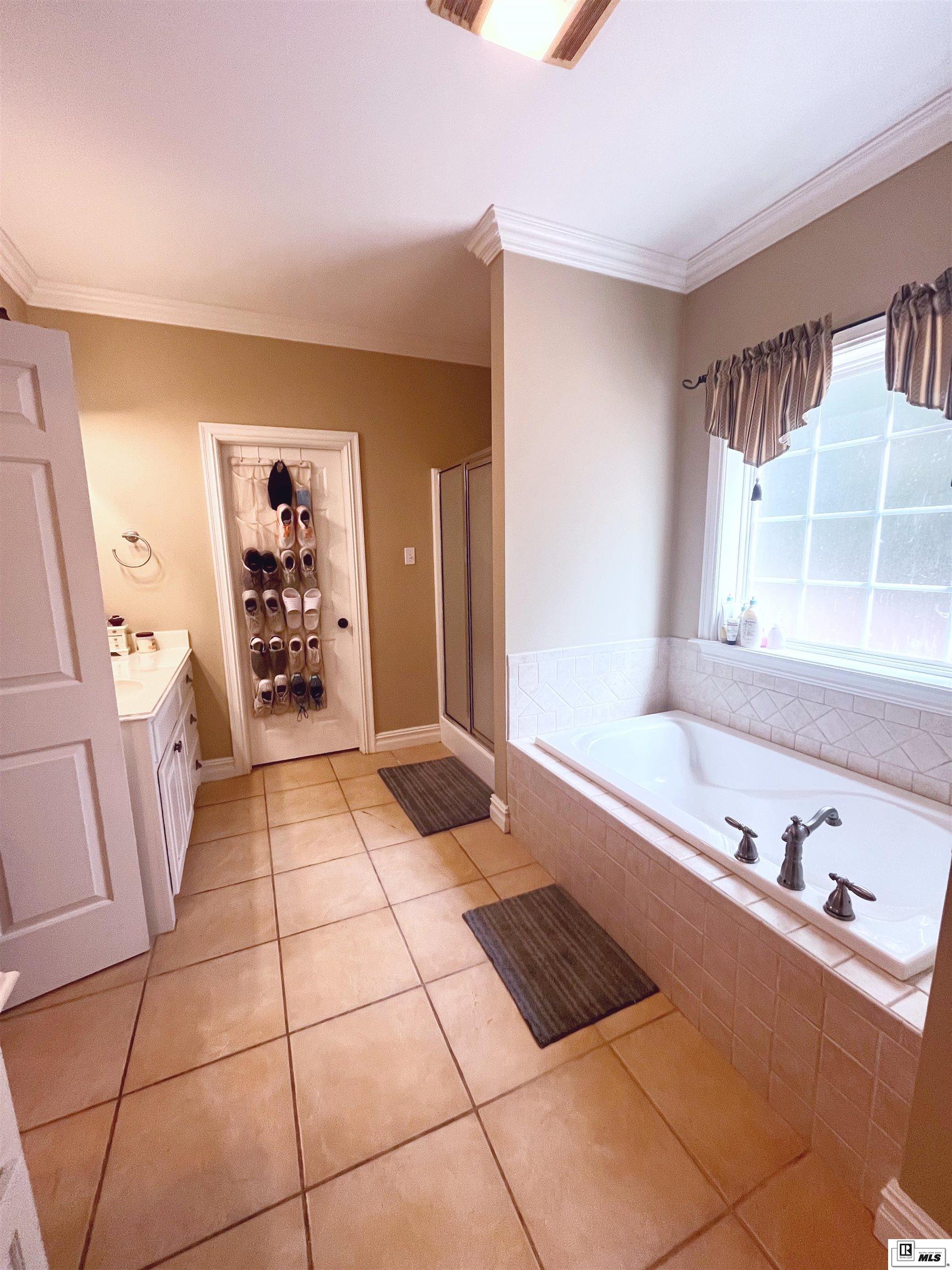240 Creeks Edge Circle