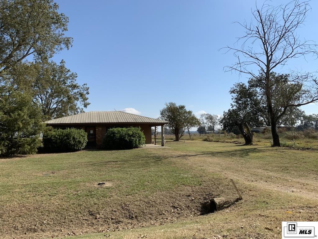 1734 Highway 579