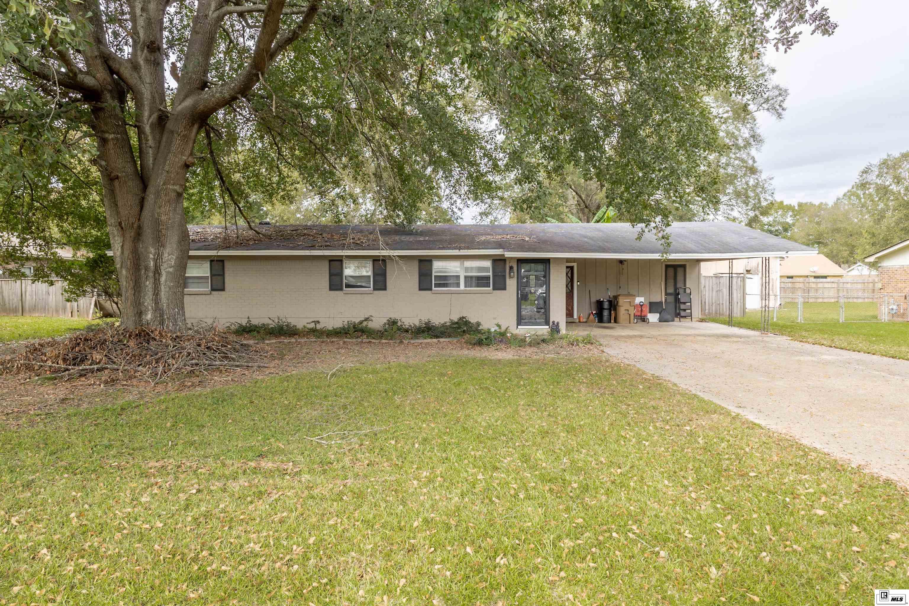 501 Lakeside Drive