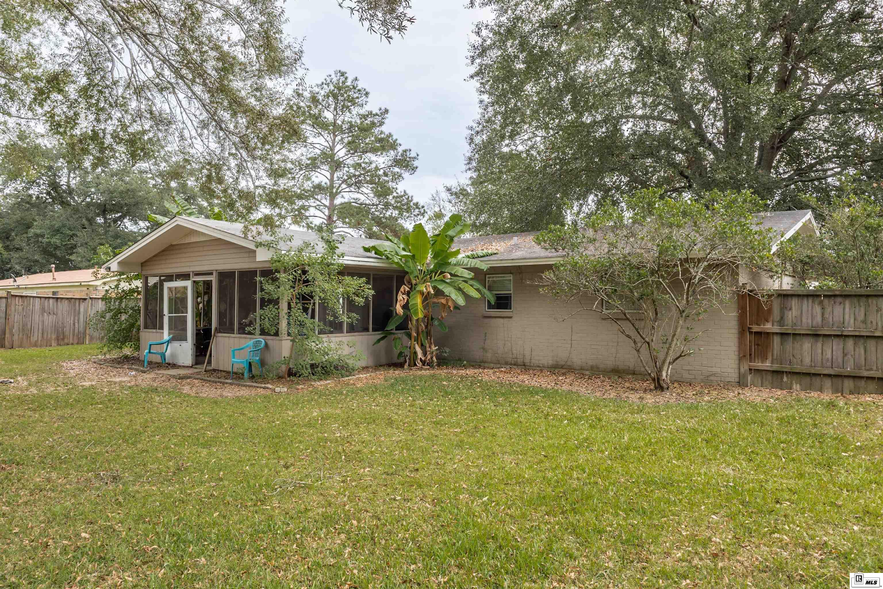 501 Lakeside Drive