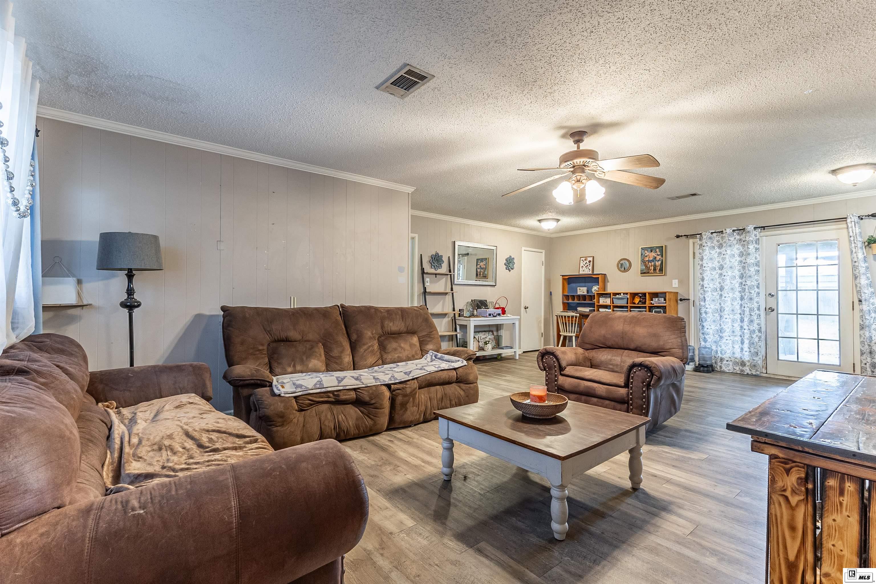 501 Lakeside Drive