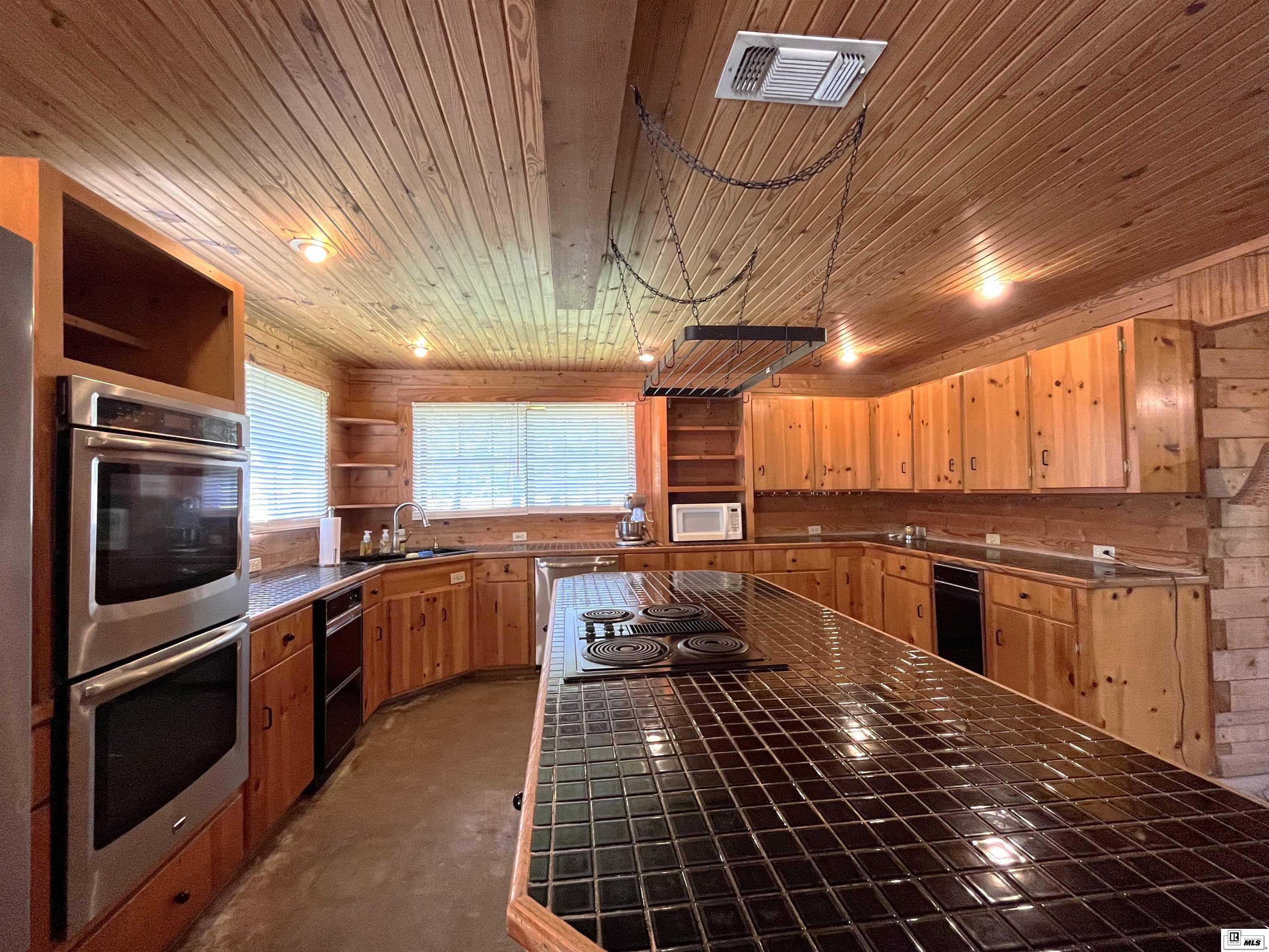 1432 Highway 795