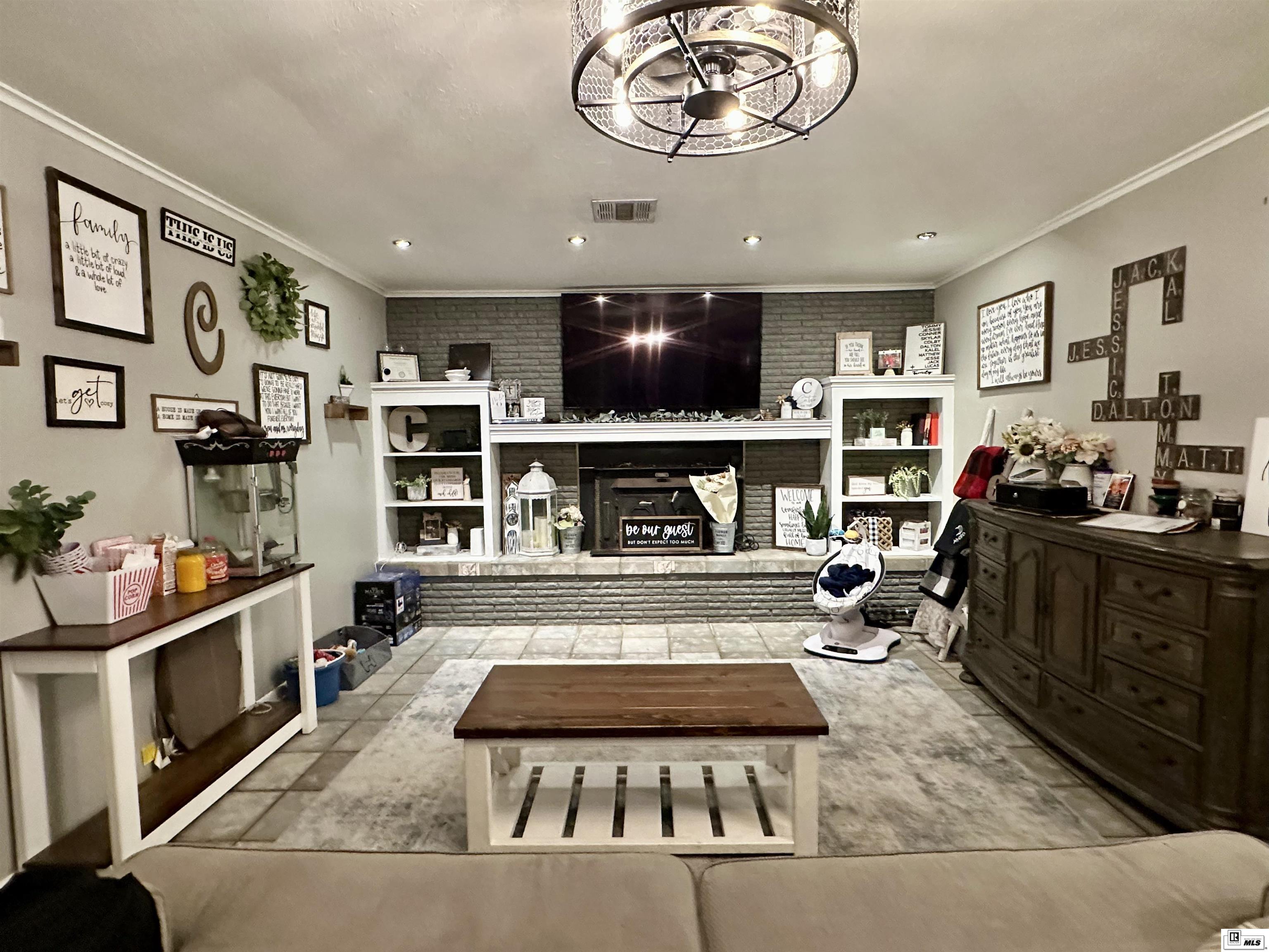 716 Lakeshore Drive