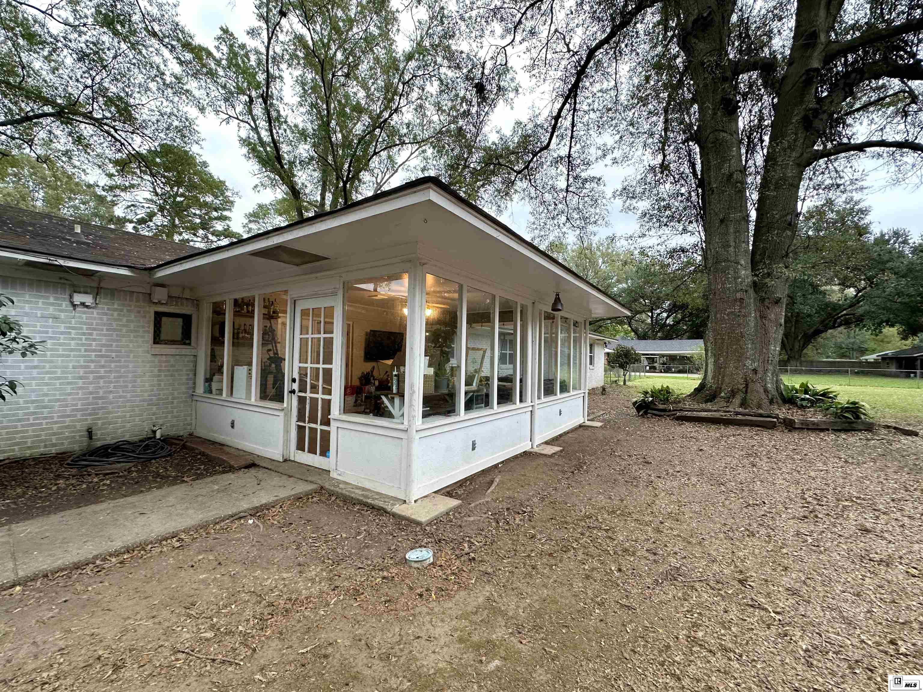716 Lakeshore Drive