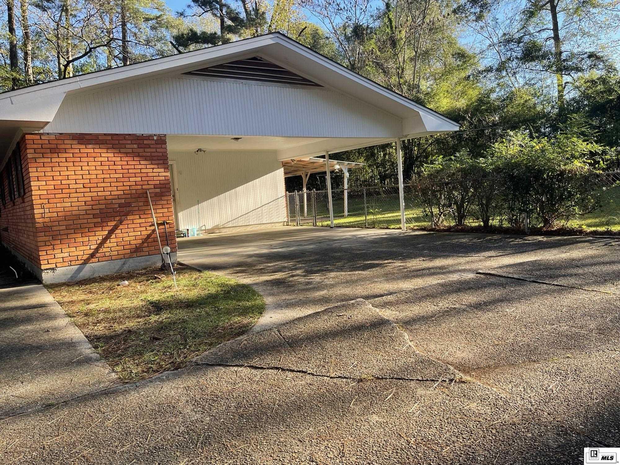 1909 Roosevelt Drive