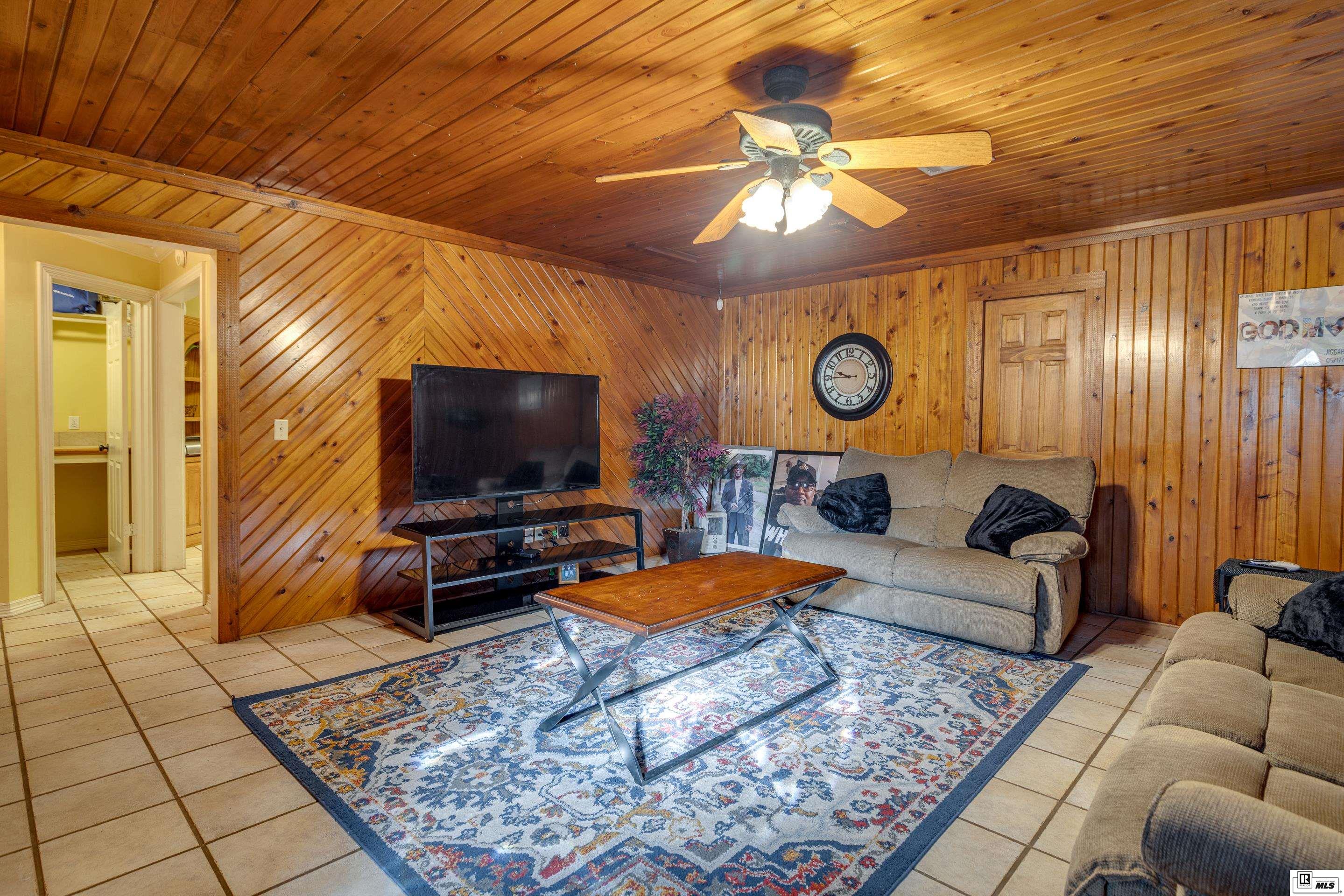 2115 Bonner Ferry Road