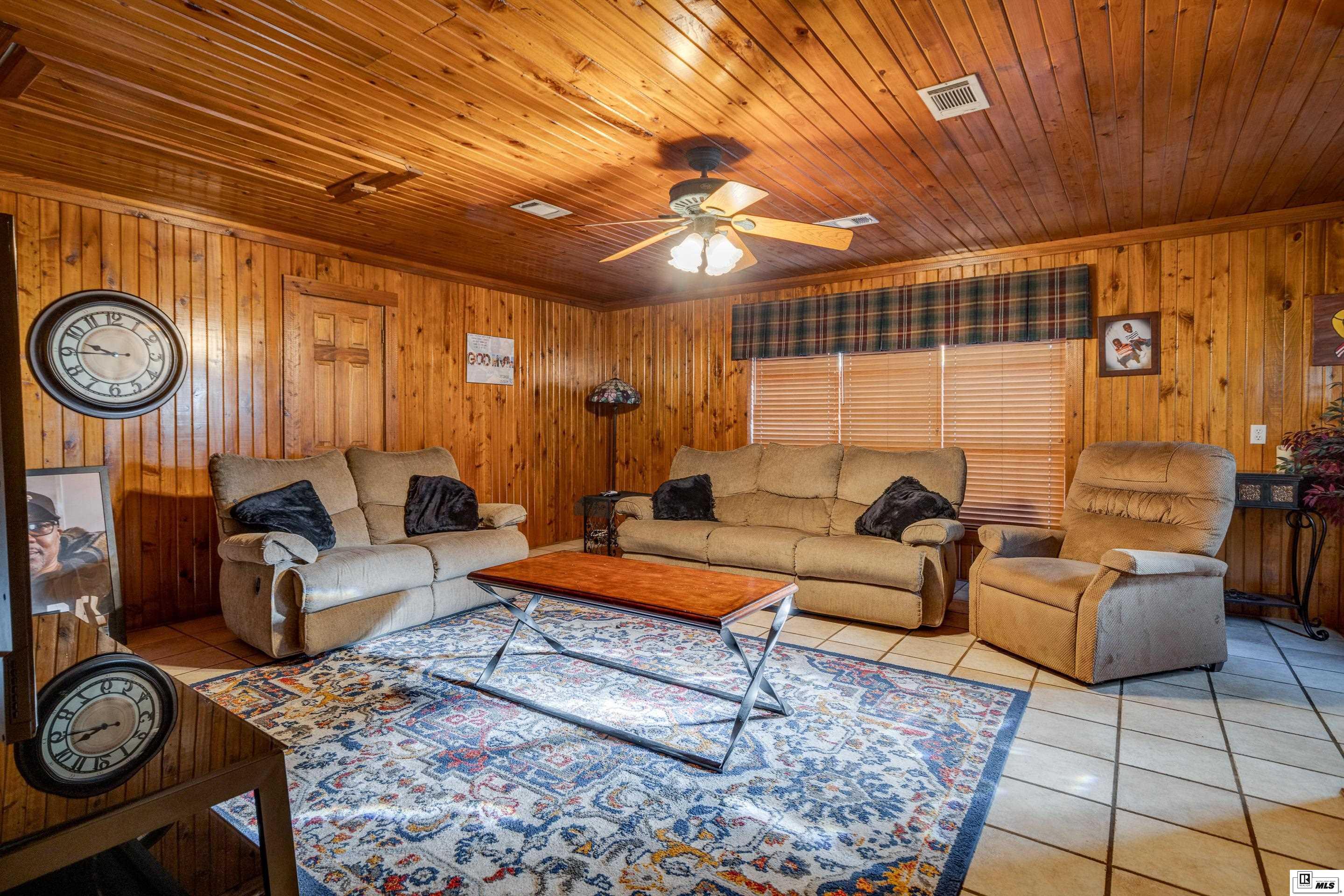2115 Bonner Ferry Road