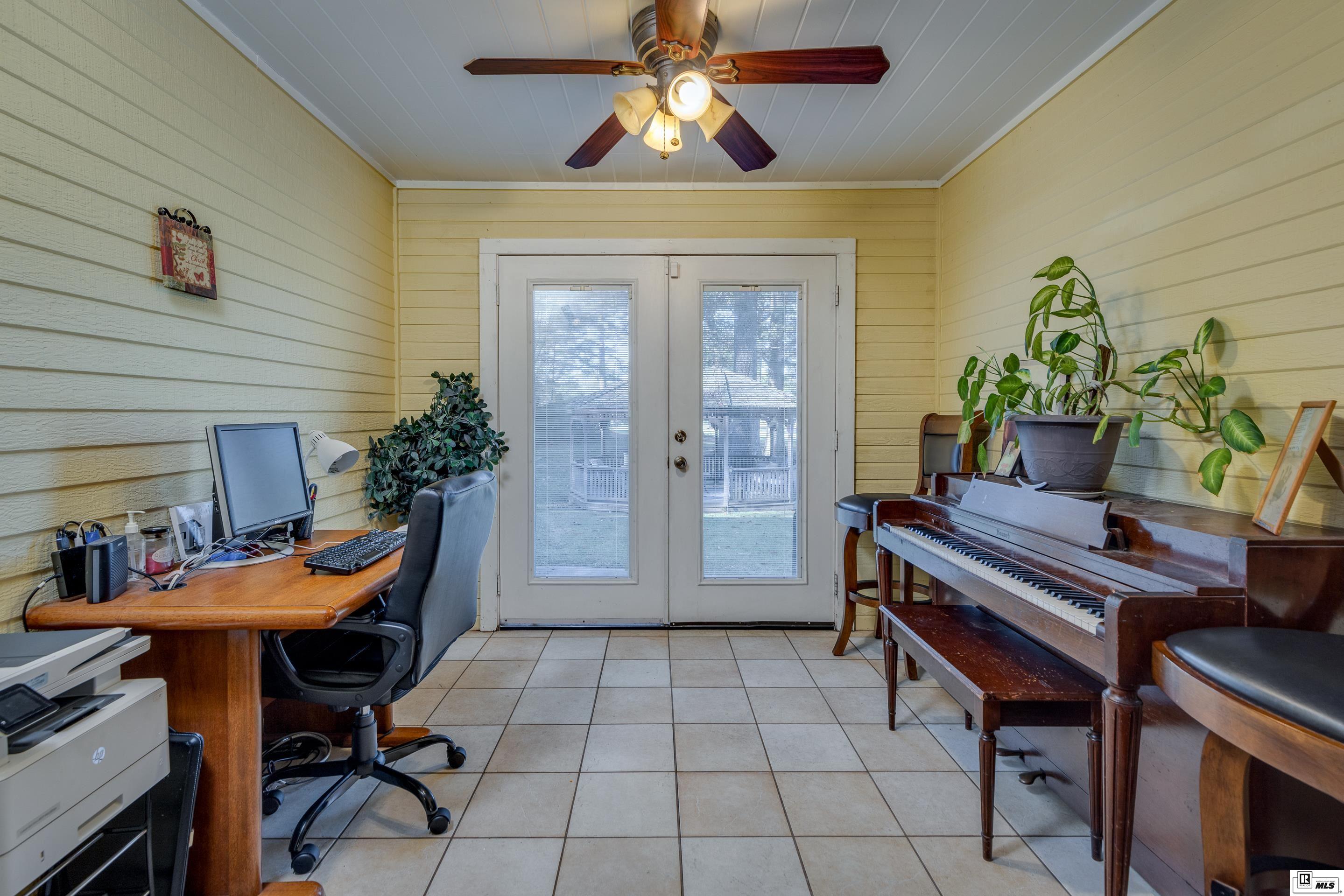 2115 Bonner Ferry Road