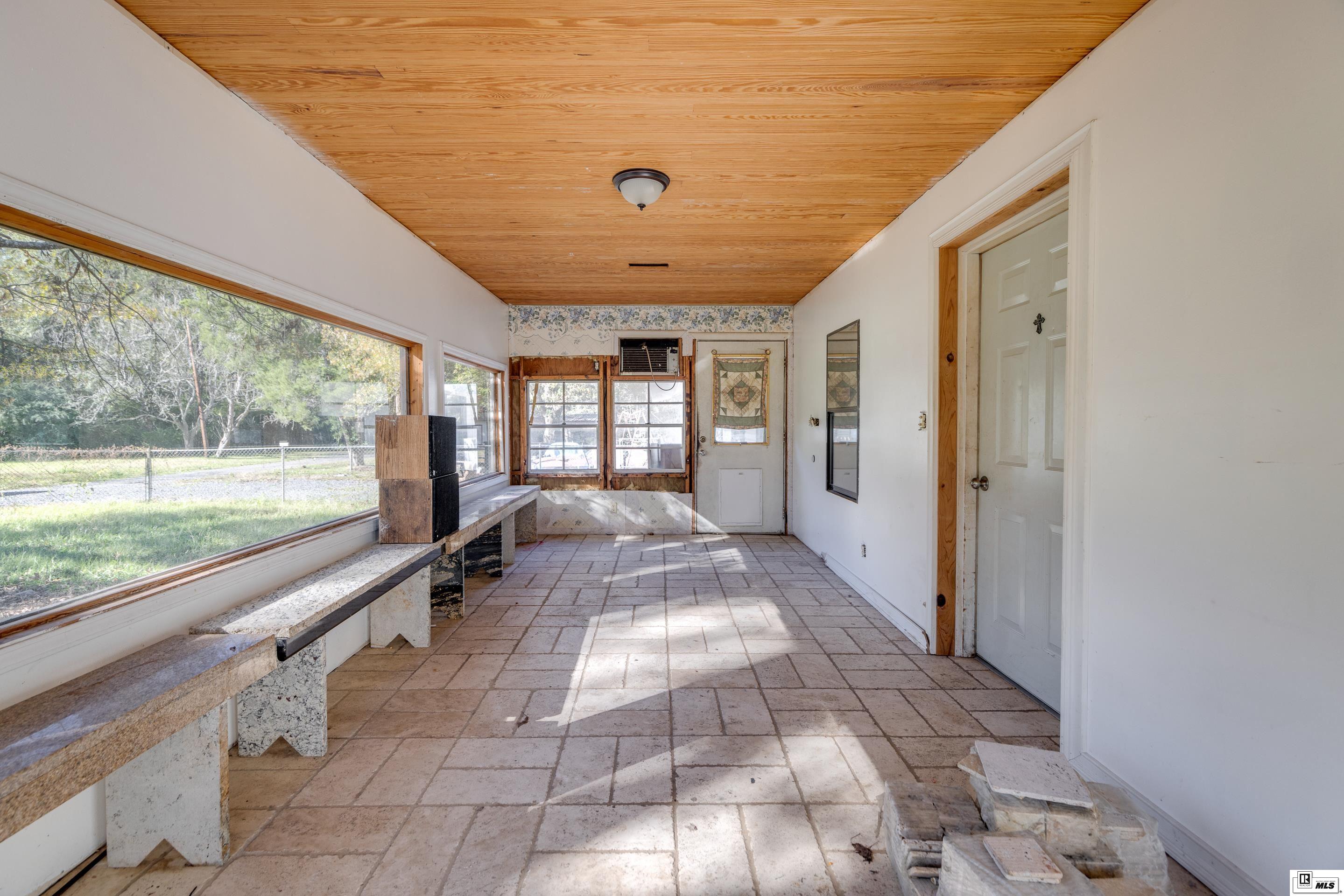 122 Scott Lane