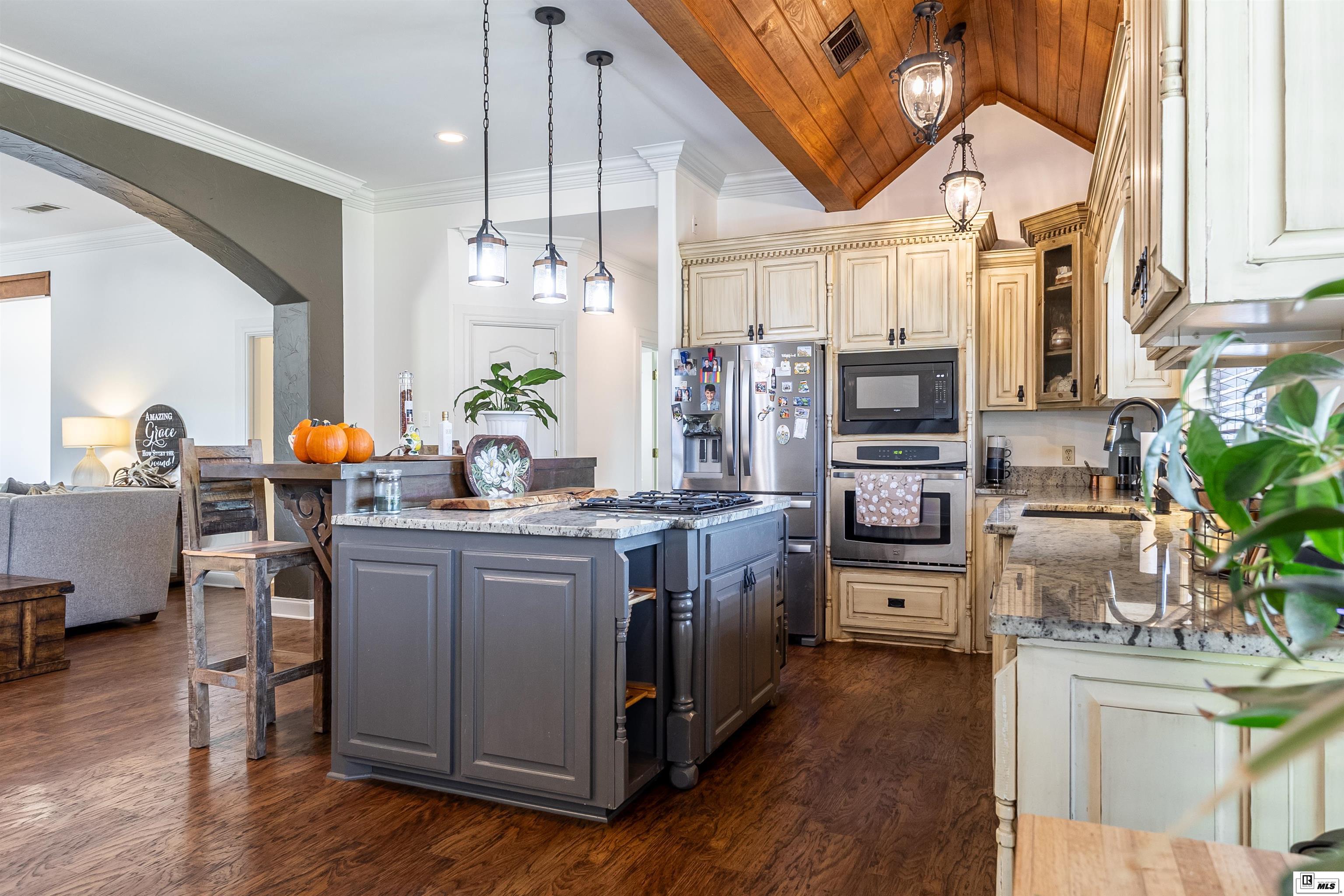 422 East Frenchman's Bend Road