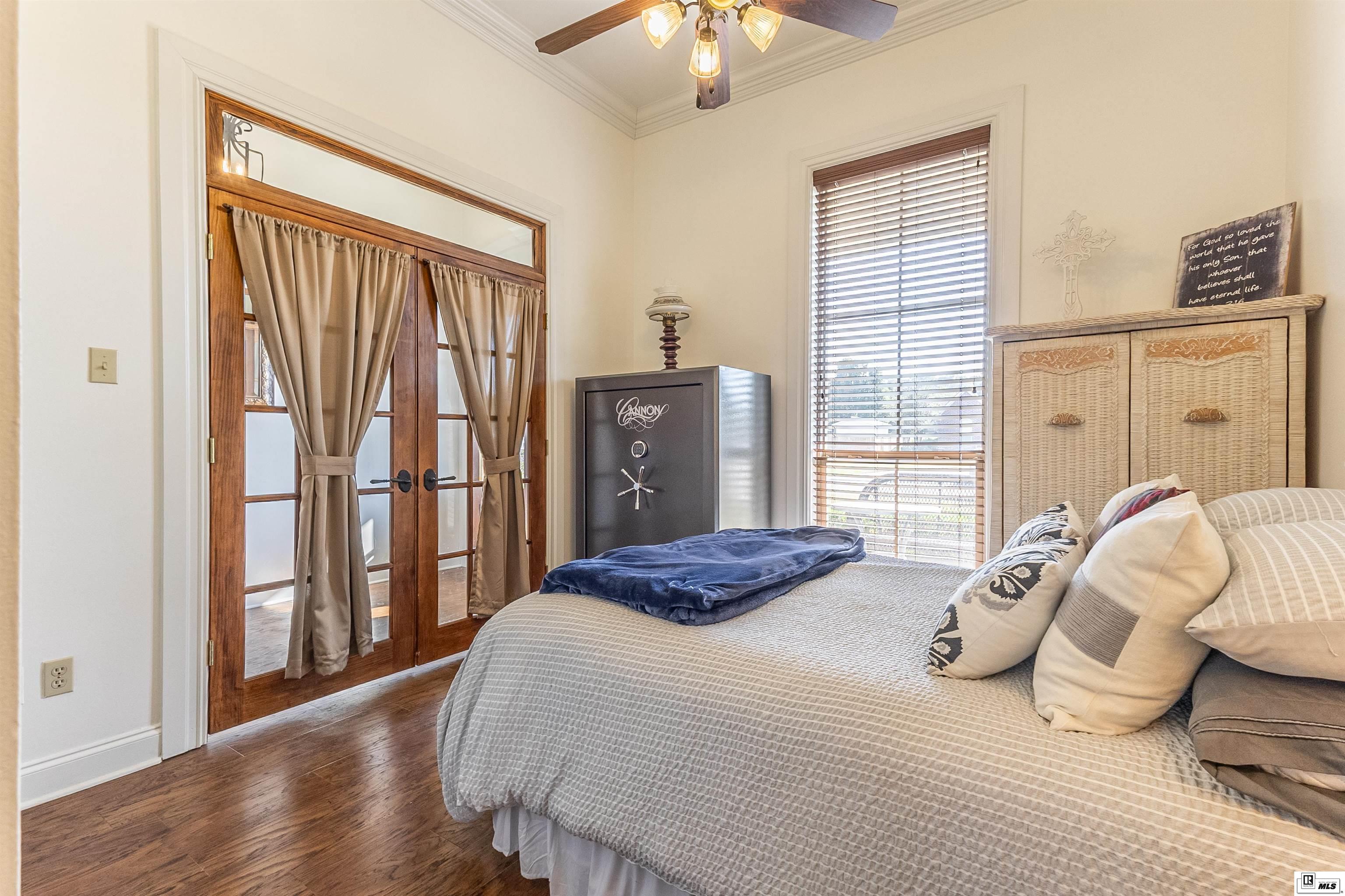 422 East Frenchman's Bend Road
