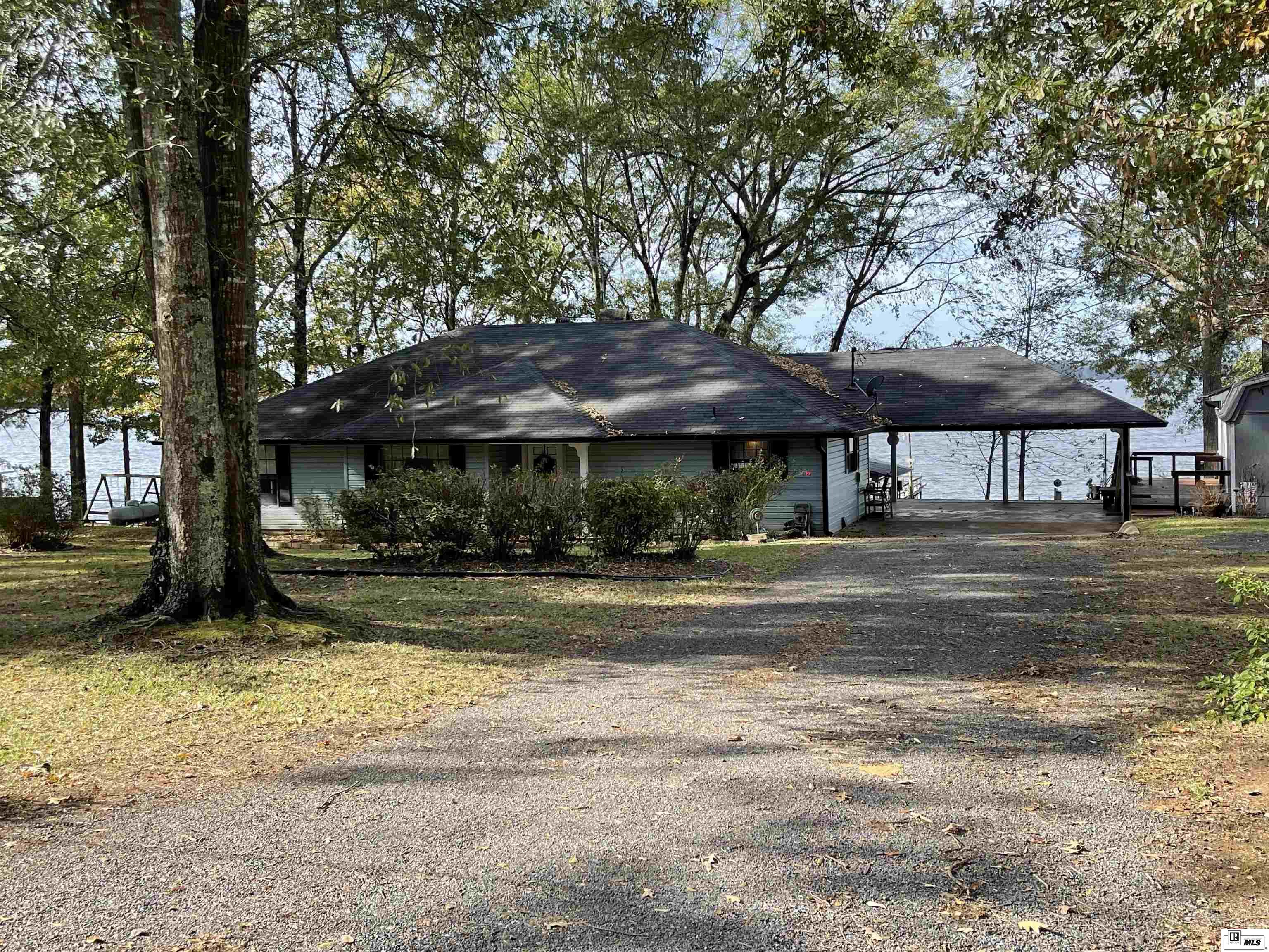 1022 Featherston Road