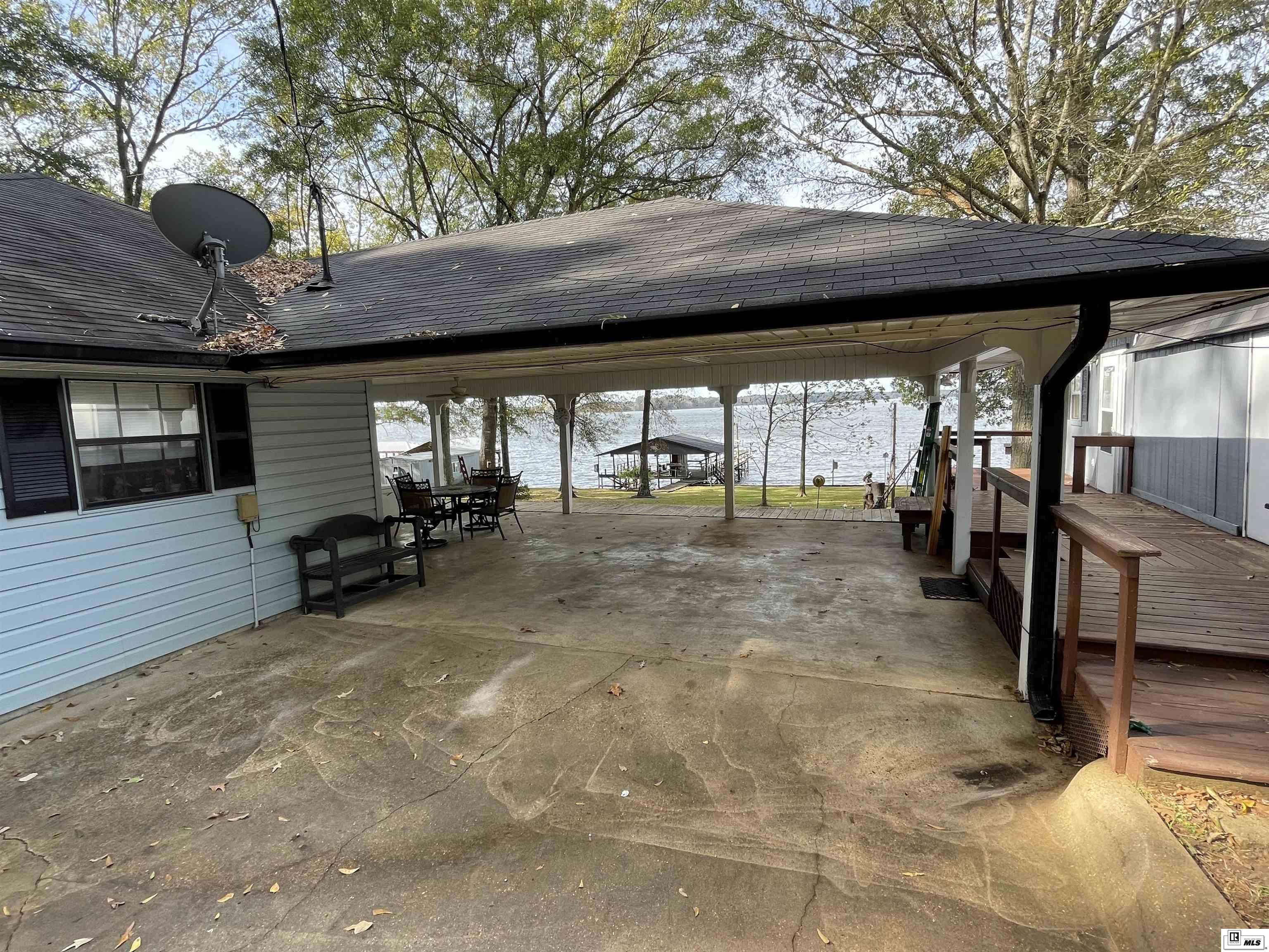 1022 Featherston Road