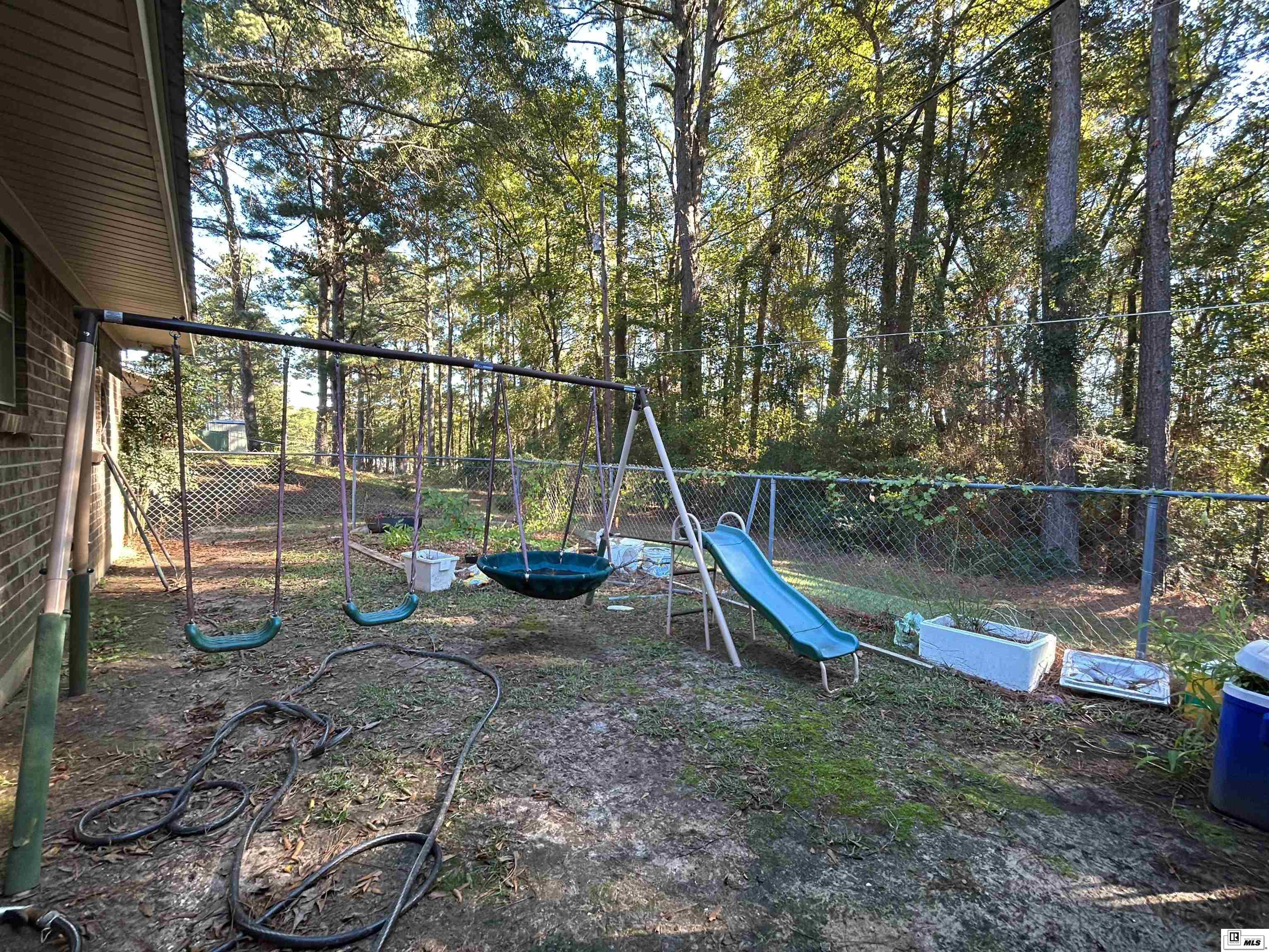 806 Long Lane Drive
