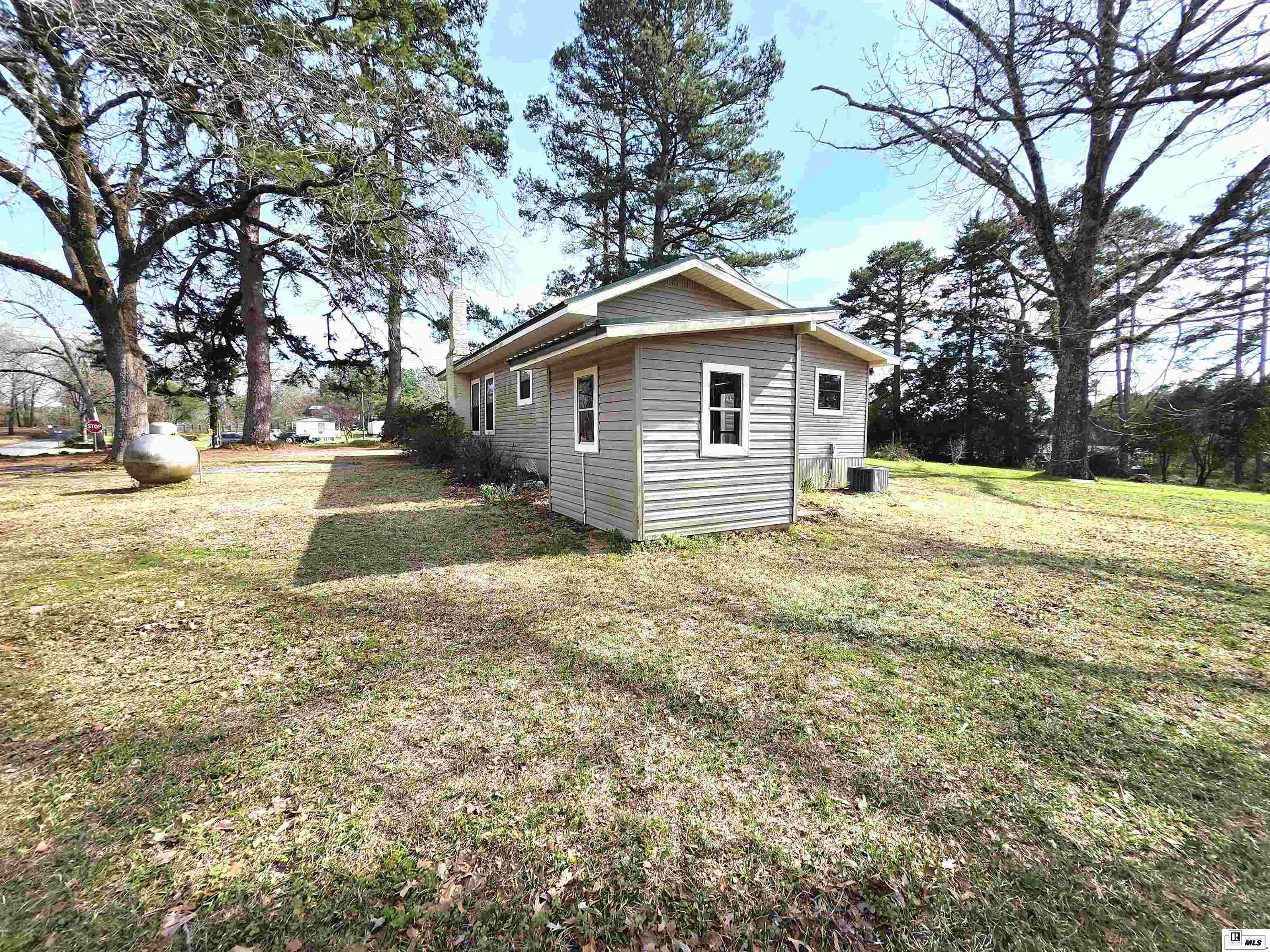 2202 Highway 546