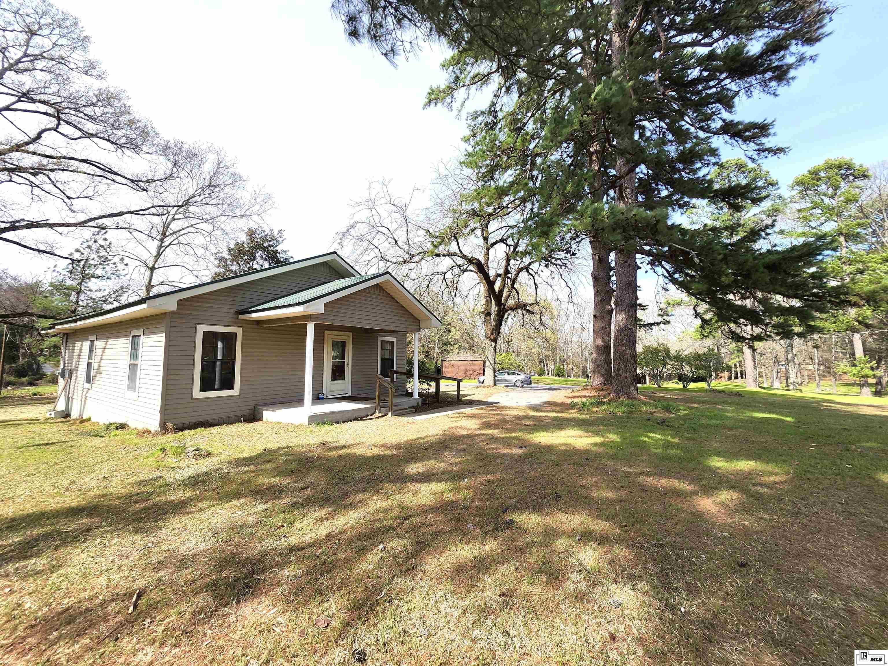2202 Highway 546