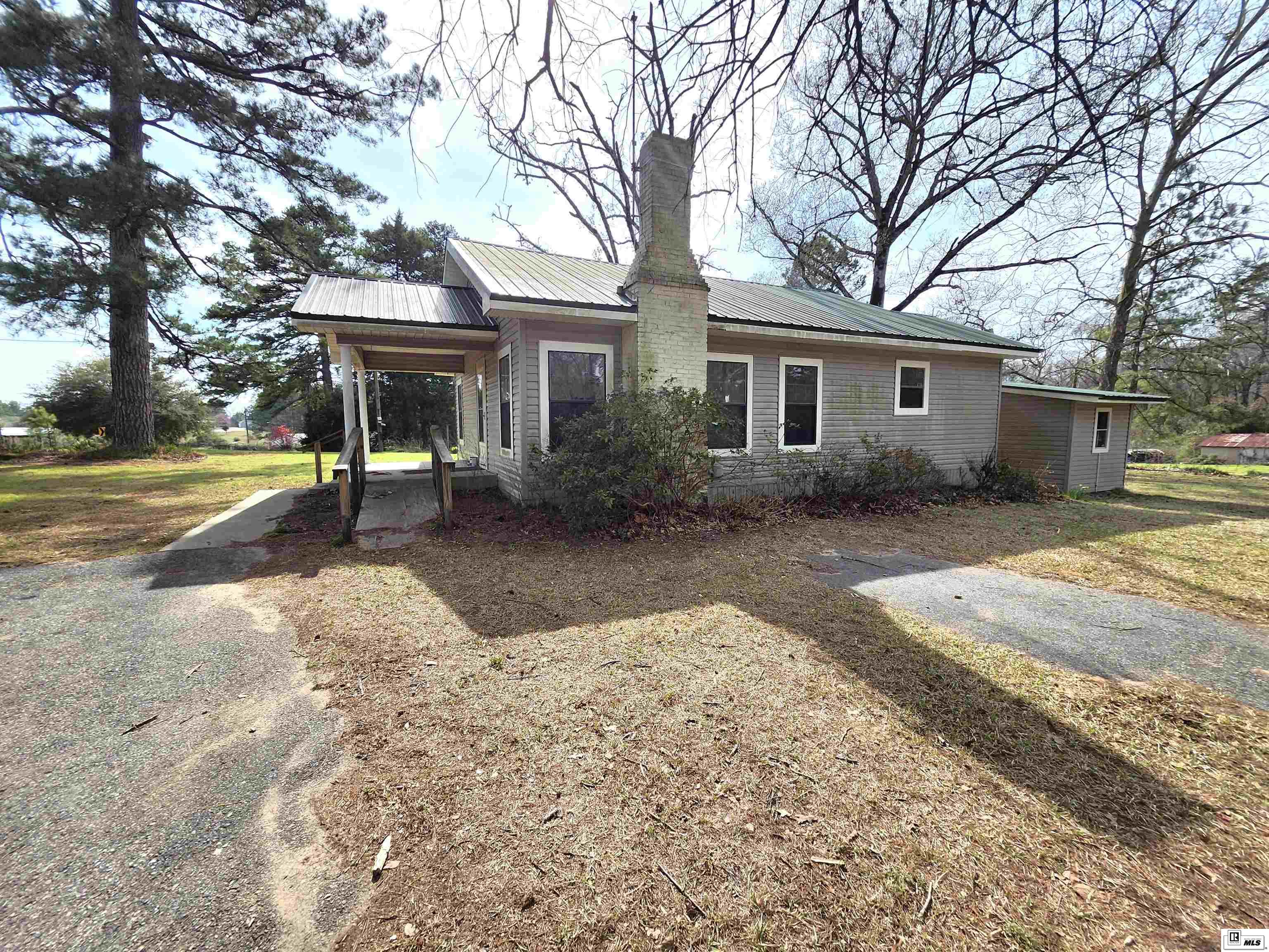 2202 Highway 546