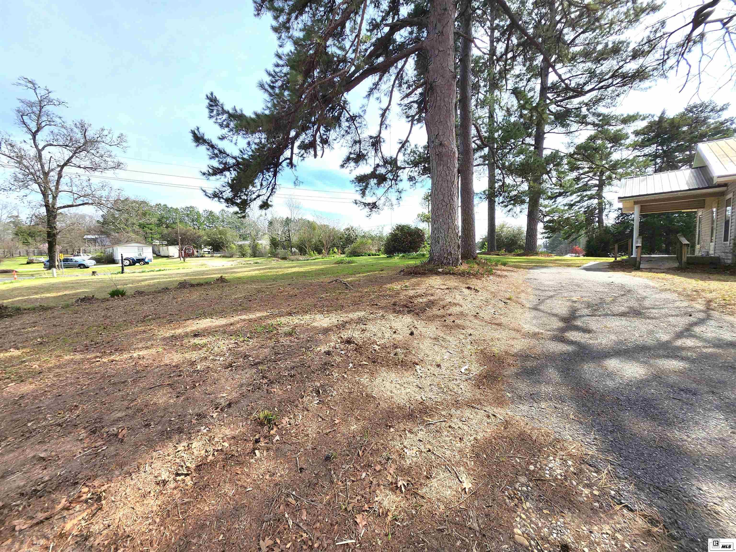 2202 Highway 546