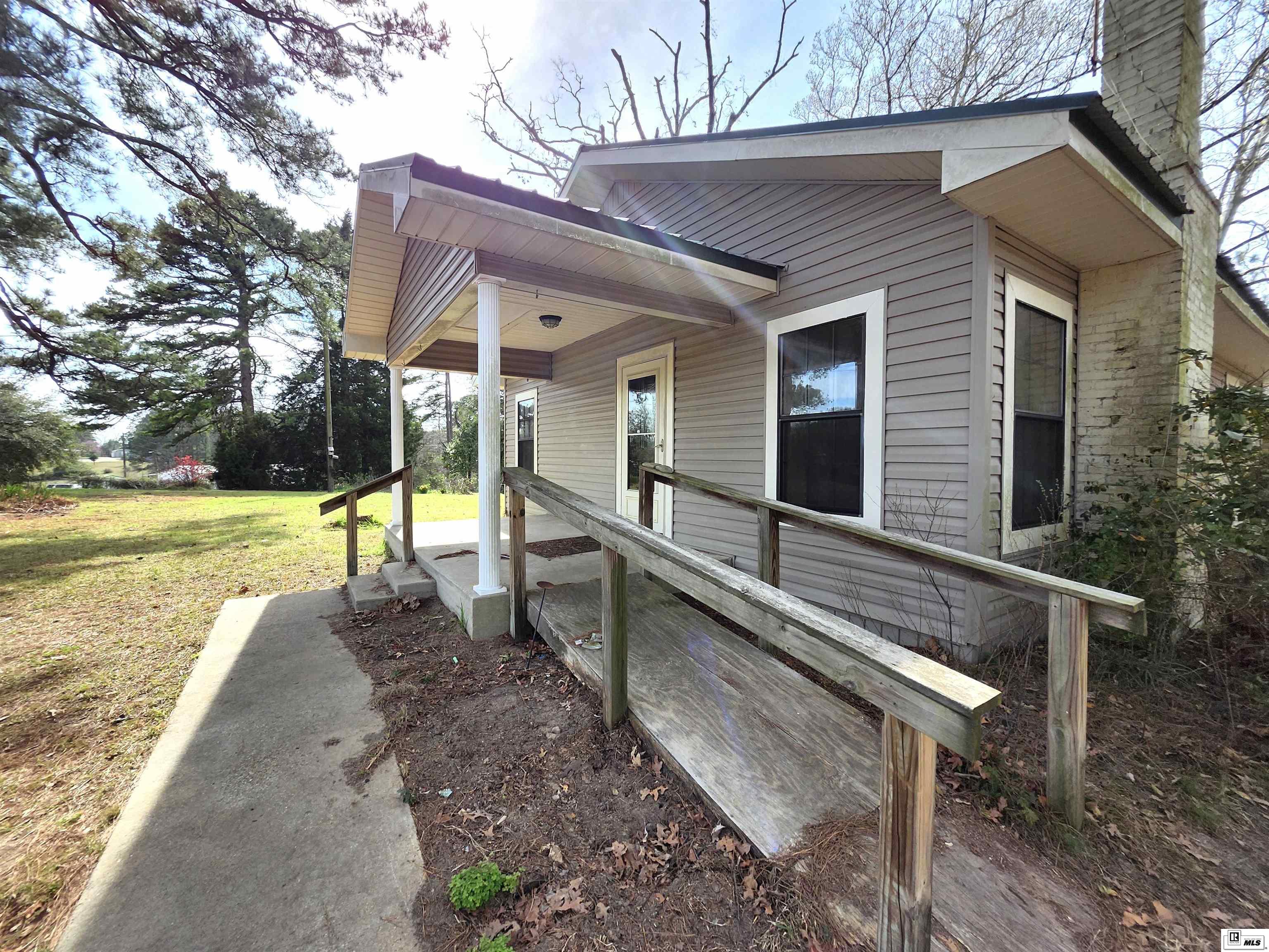 2202 Highway 546