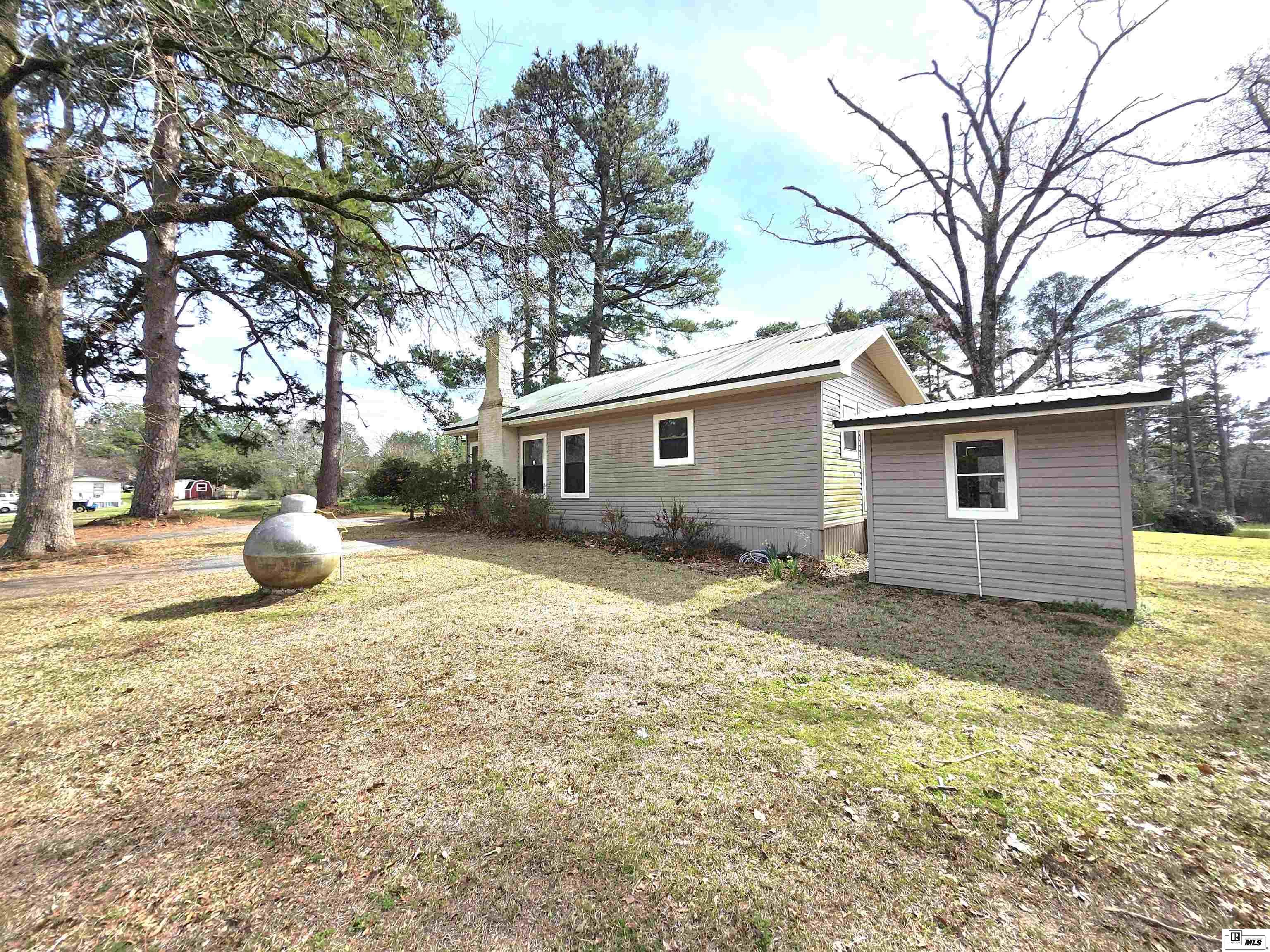 2202 Highway 546