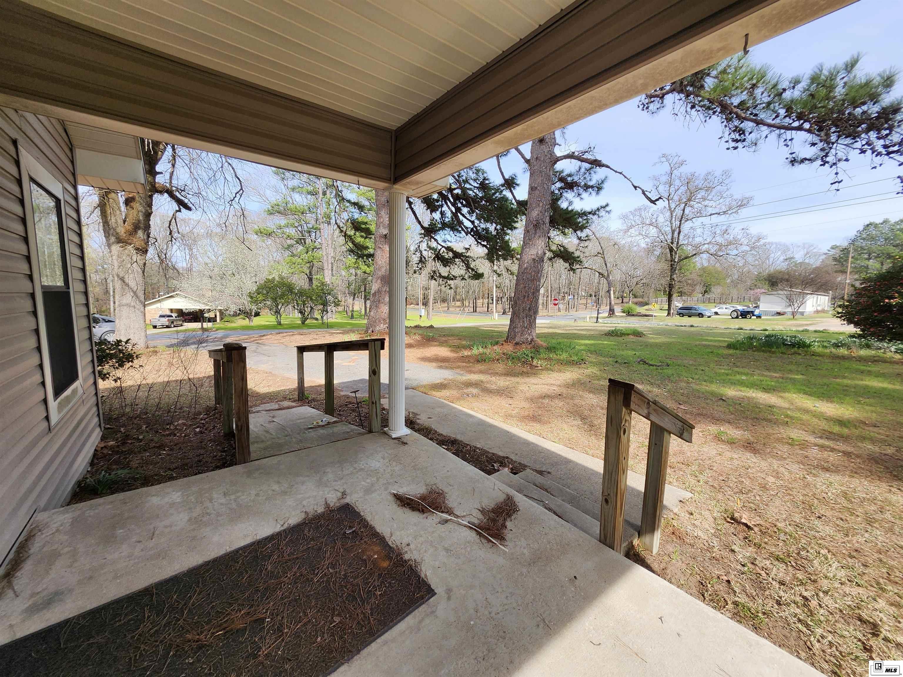 2202 Highway 546