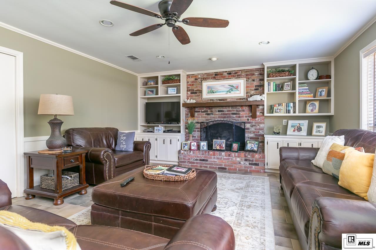 2611 Foxxwood Drive
