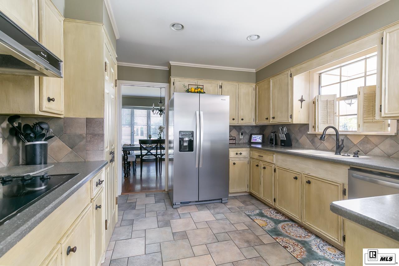 2611 Foxxwood Drive