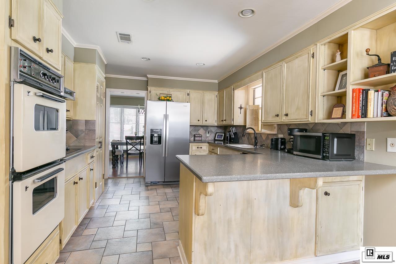 2611 Foxxwood Drive