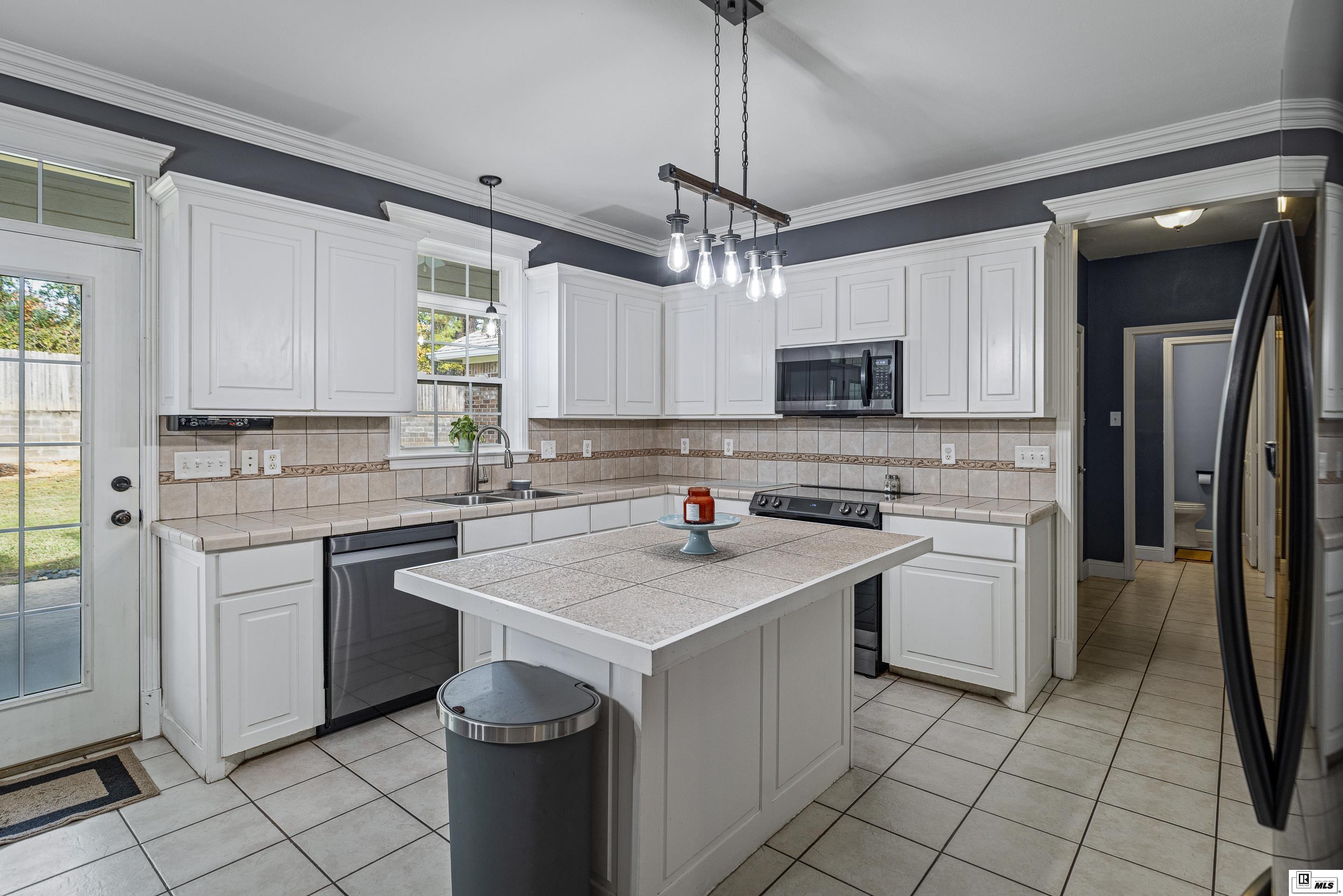 306 Kendall Ridge Drive