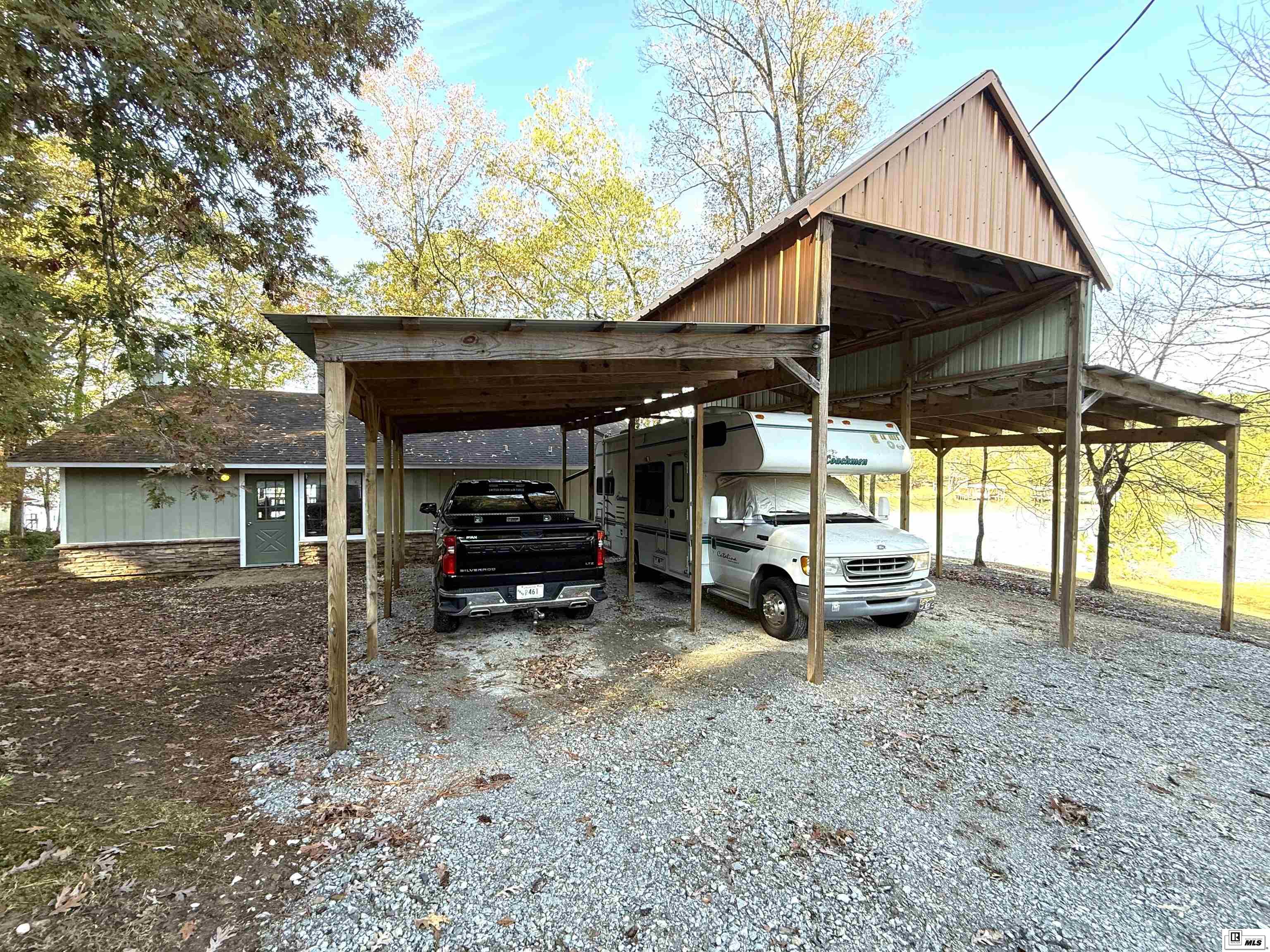 638 Featherston Road