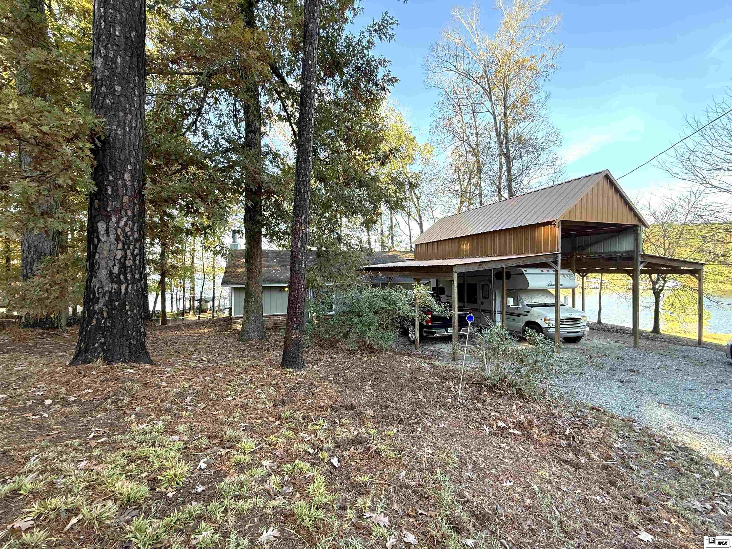 638 Featherston Road