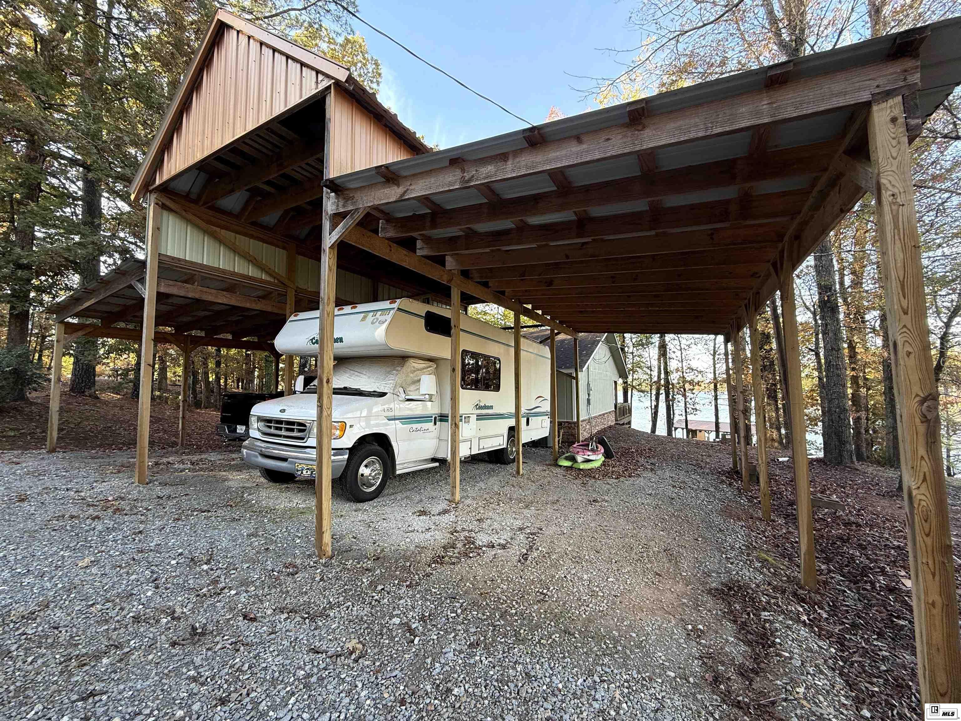 638 Featherston Road