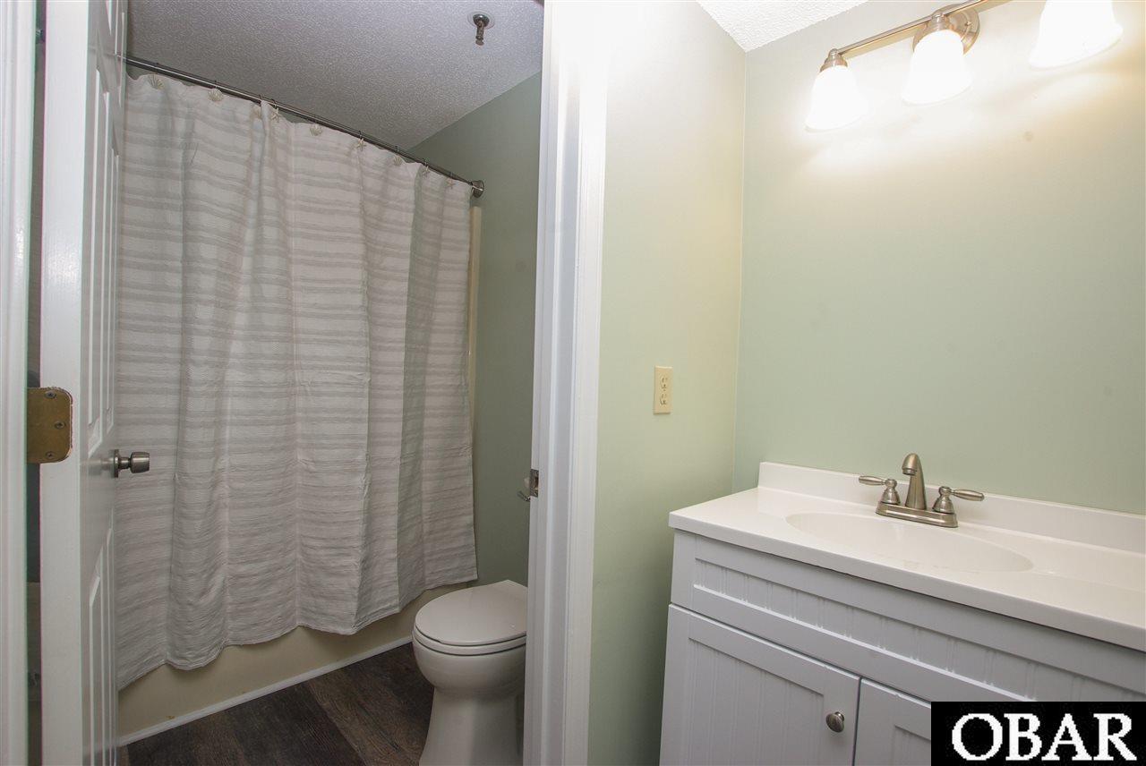 207 Queen Elizabeth Avenue, Manteo, NC 27954, 2 Bedrooms Bedrooms, ,2 BathroomsBathrooms,Residential,For sale,Queen Elizabeth Avenue,108181
