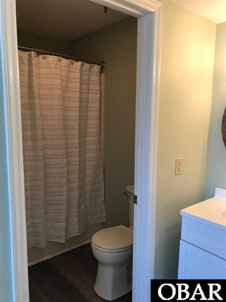 207 Queen Elizabeth Avenue, Manteo, NC 27954, 2 Bedrooms Bedrooms, ,2 BathroomsBathrooms,Residential,For sale,Queen Elizabeth Avenue,108181