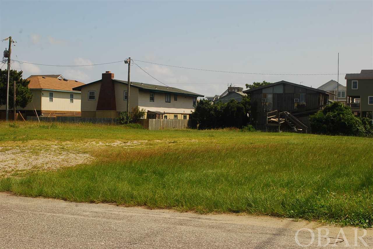 High-ground vacant lot Between the Highways in Kill Devil Hills * Very close to beach access and Avalon Fishing Pier *